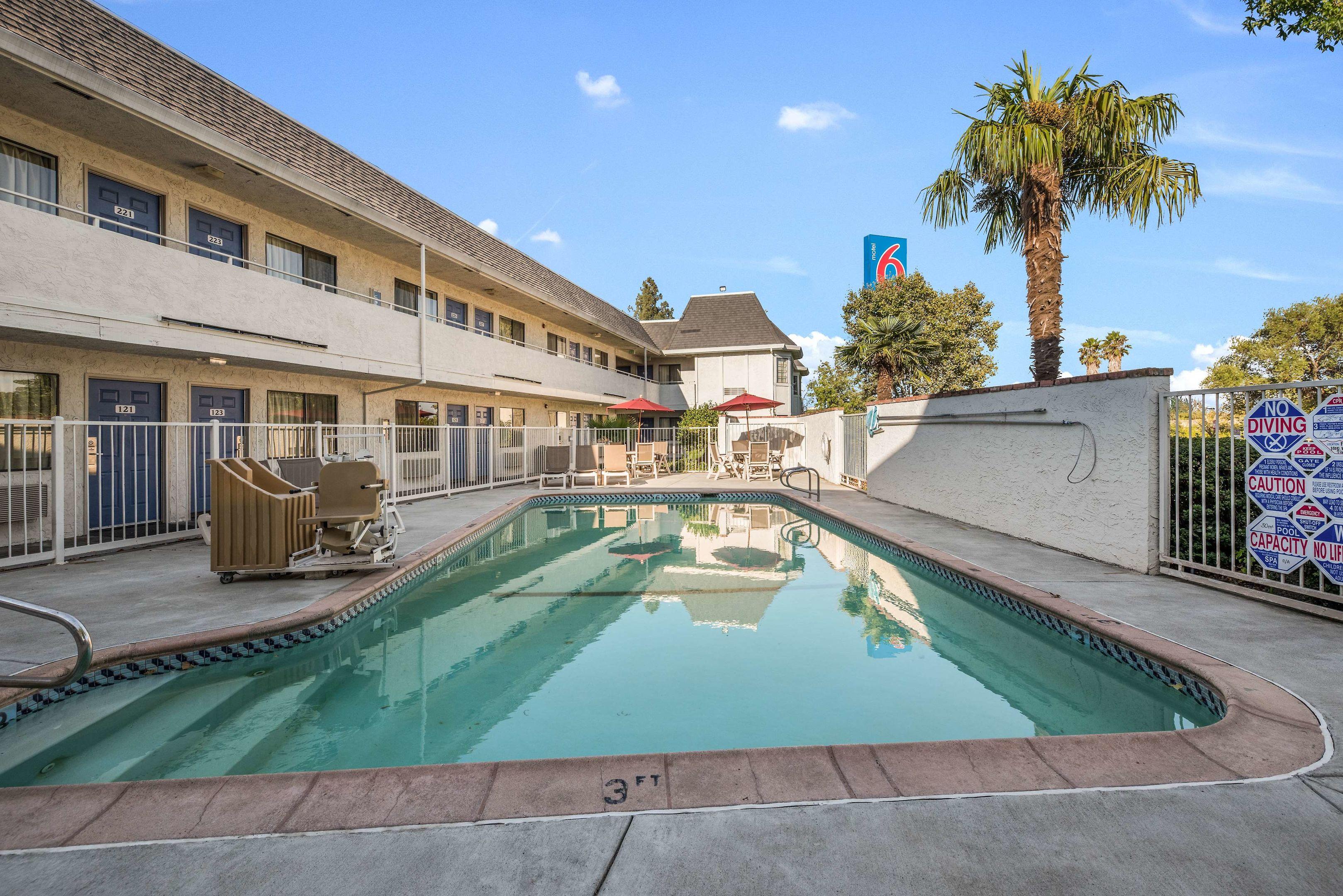 Motel 6 — photo 3