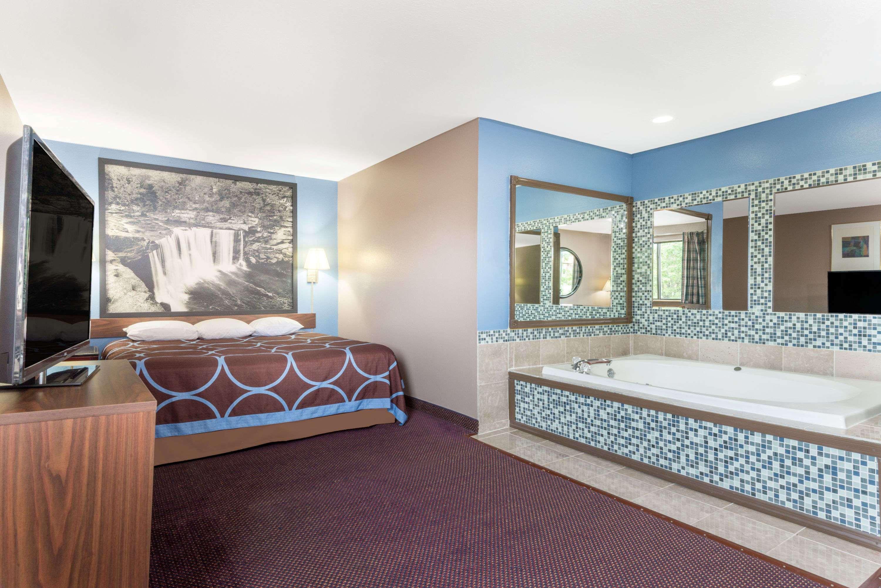 Super 8 by Wyndham Corbin/London KY — photo 5