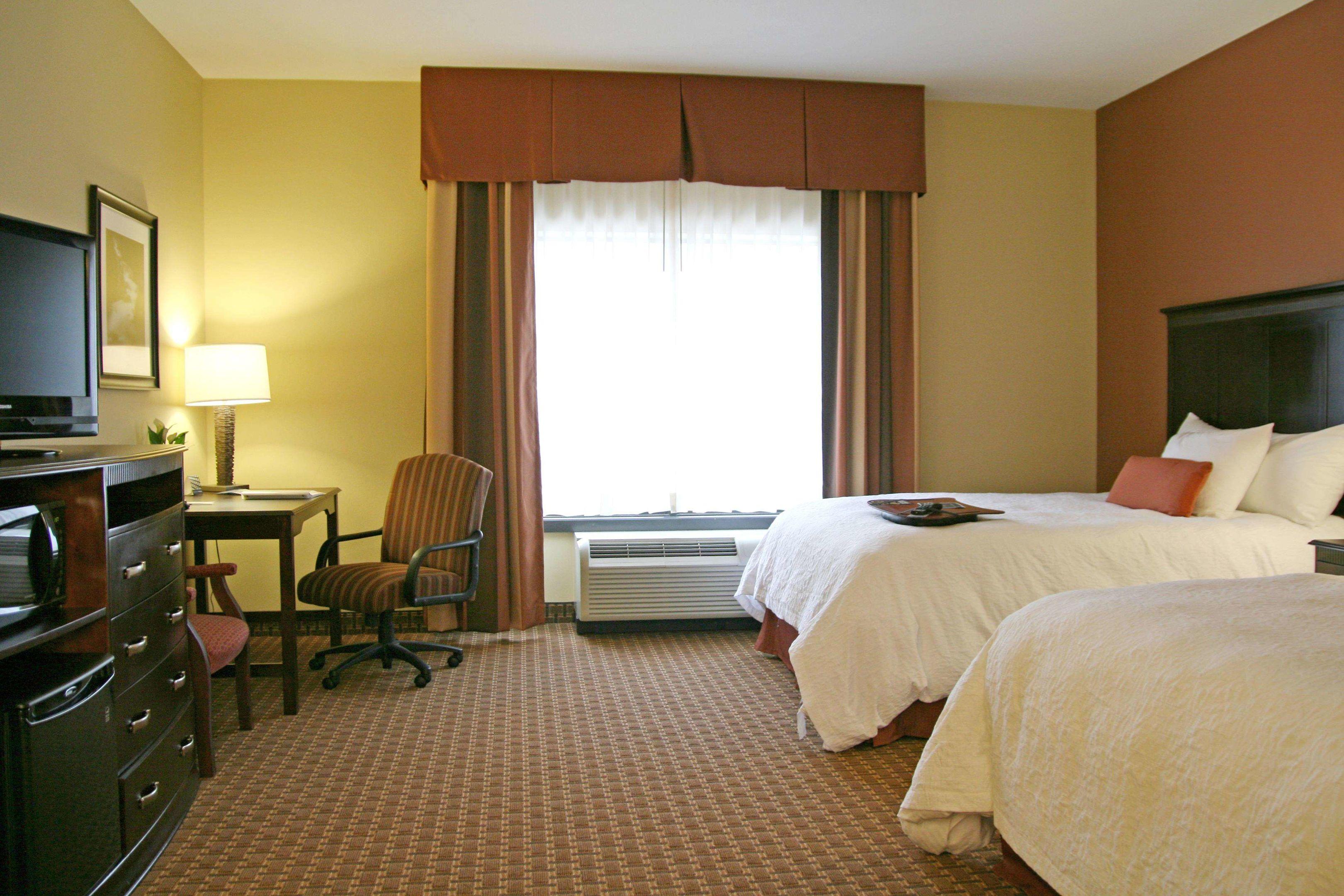 Hampton Inn & Suites Sevierville @ Stadium Drive — photo 5