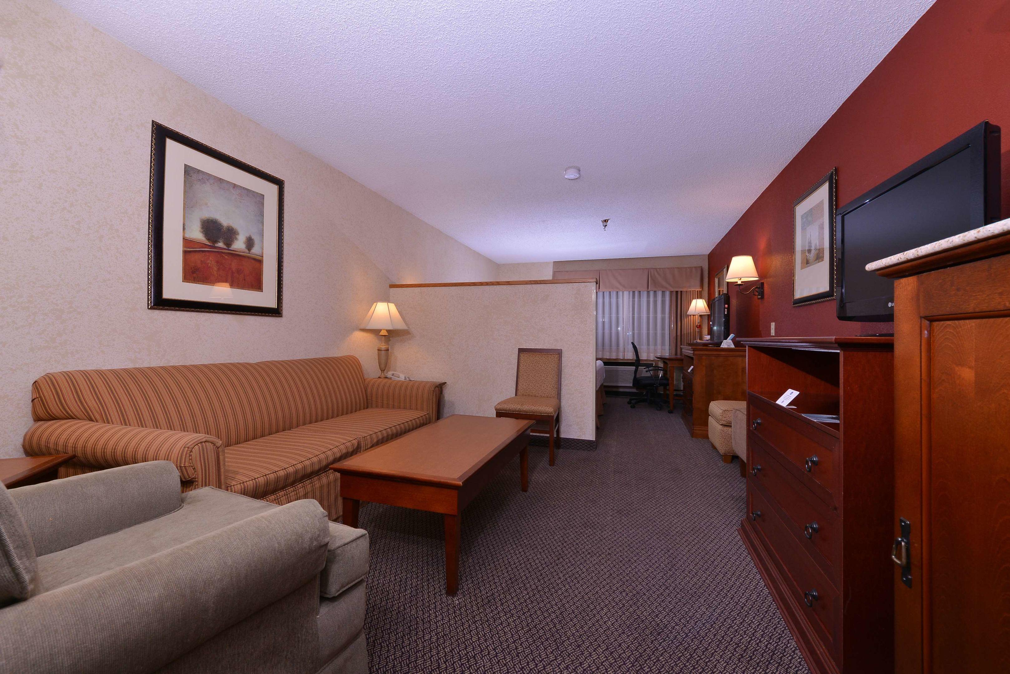 Best Western Plus Rama Inn — photo 5