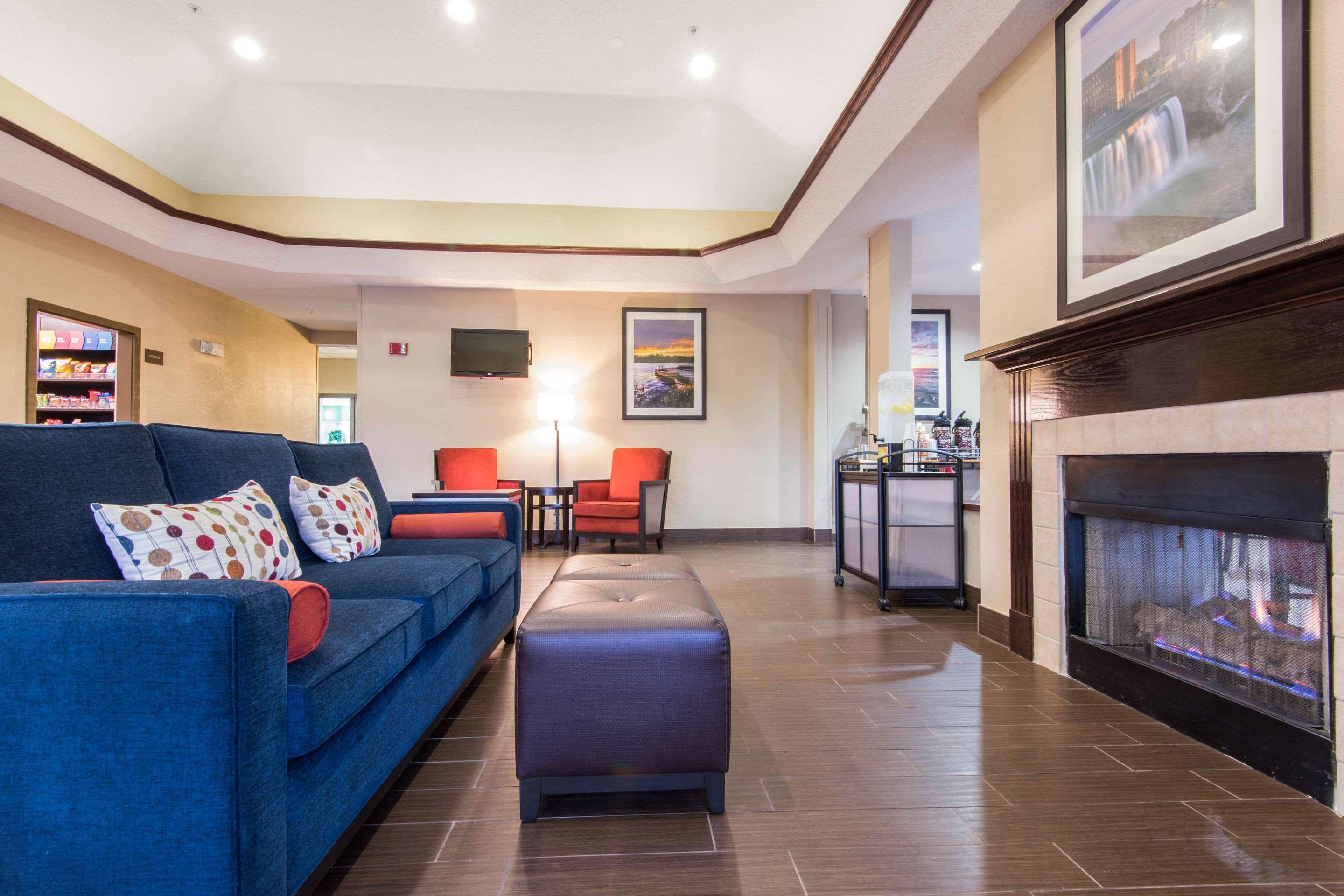 Comfort Suites Rochester — photo 4