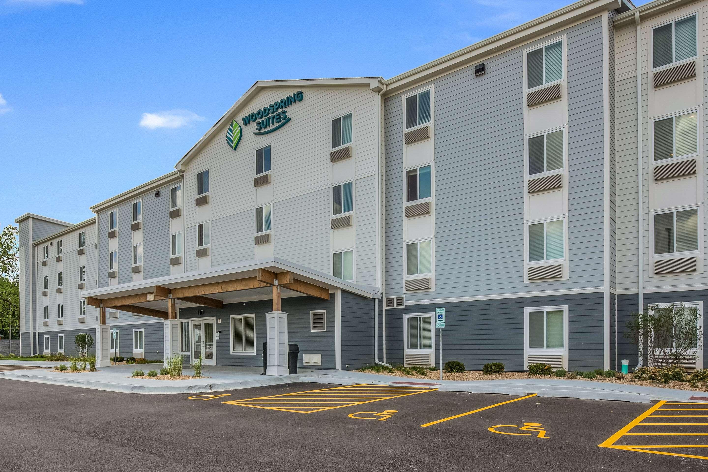 WoodSpring Suites Chicago Midway — photo 4