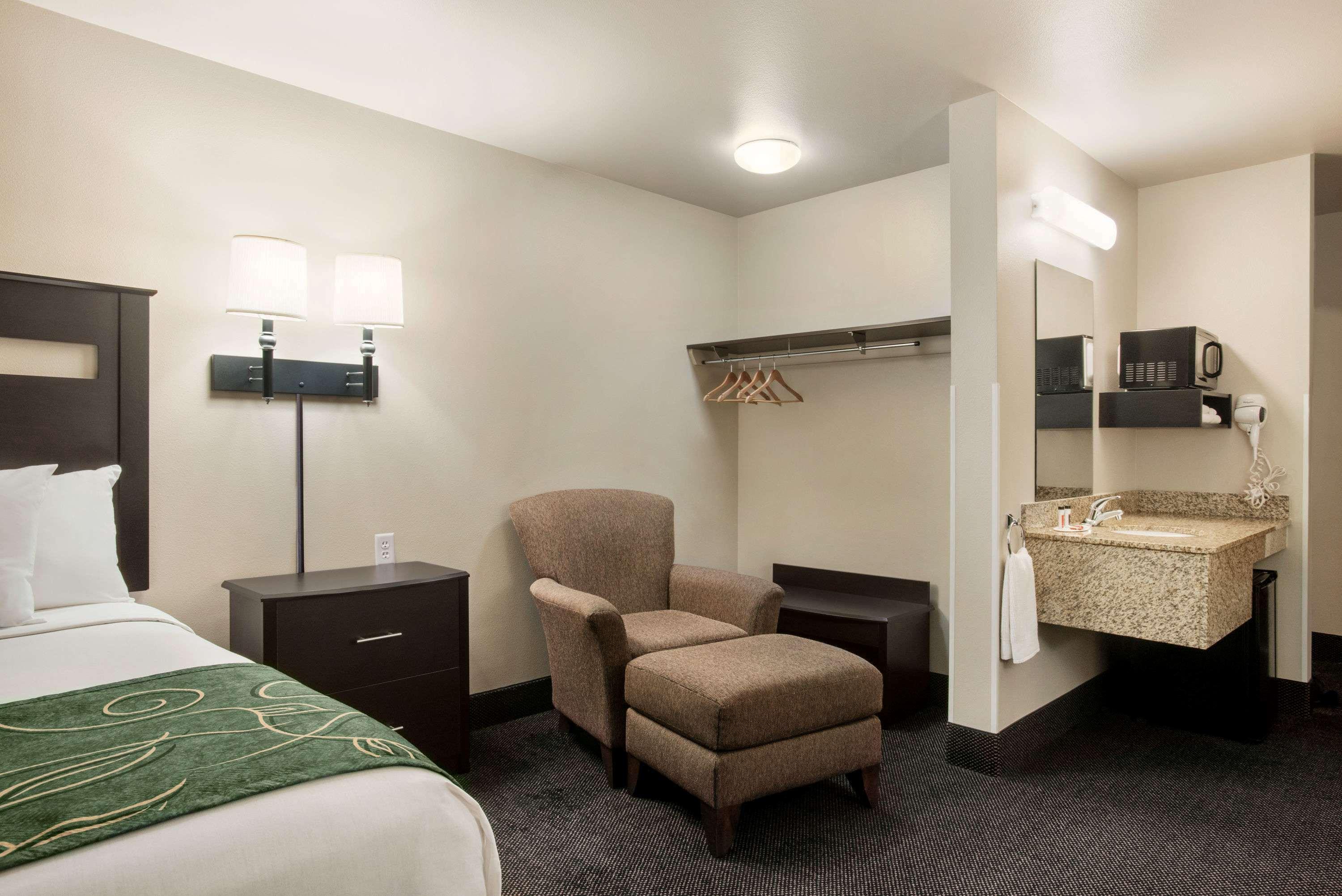 Baymont Inn & Suites Glenwood — photo 4