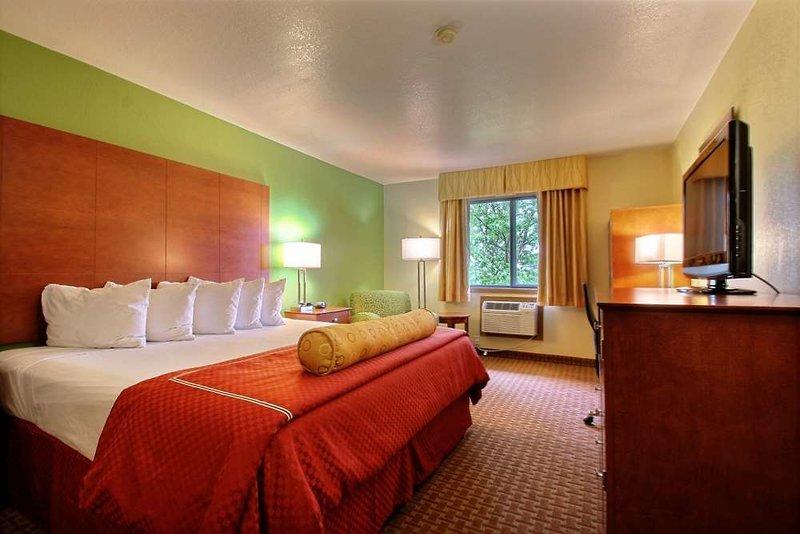 Best Western Plus Altoona Inn — photo 5