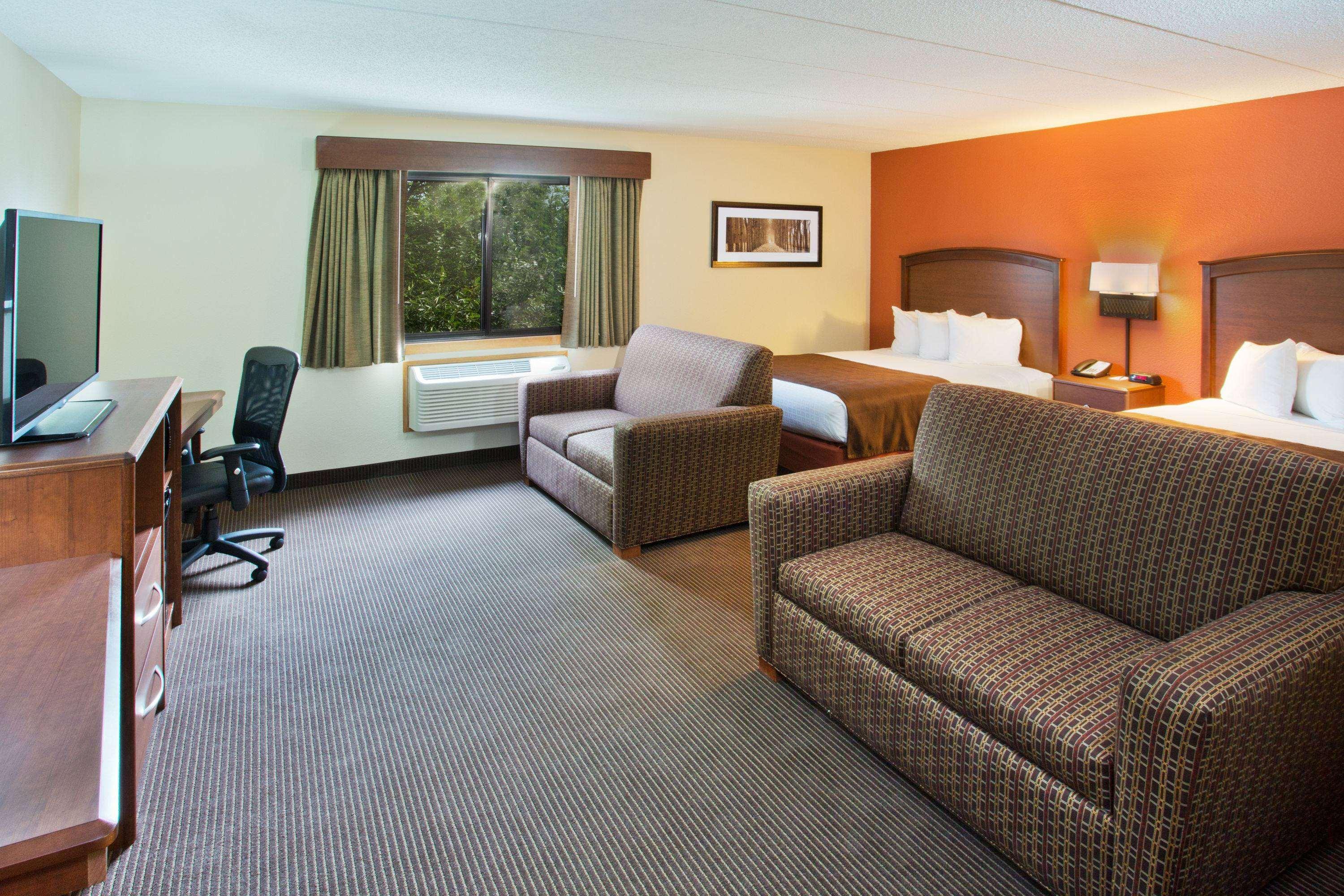 AmericInn Hotel & Suites Grand Forks — photo 5