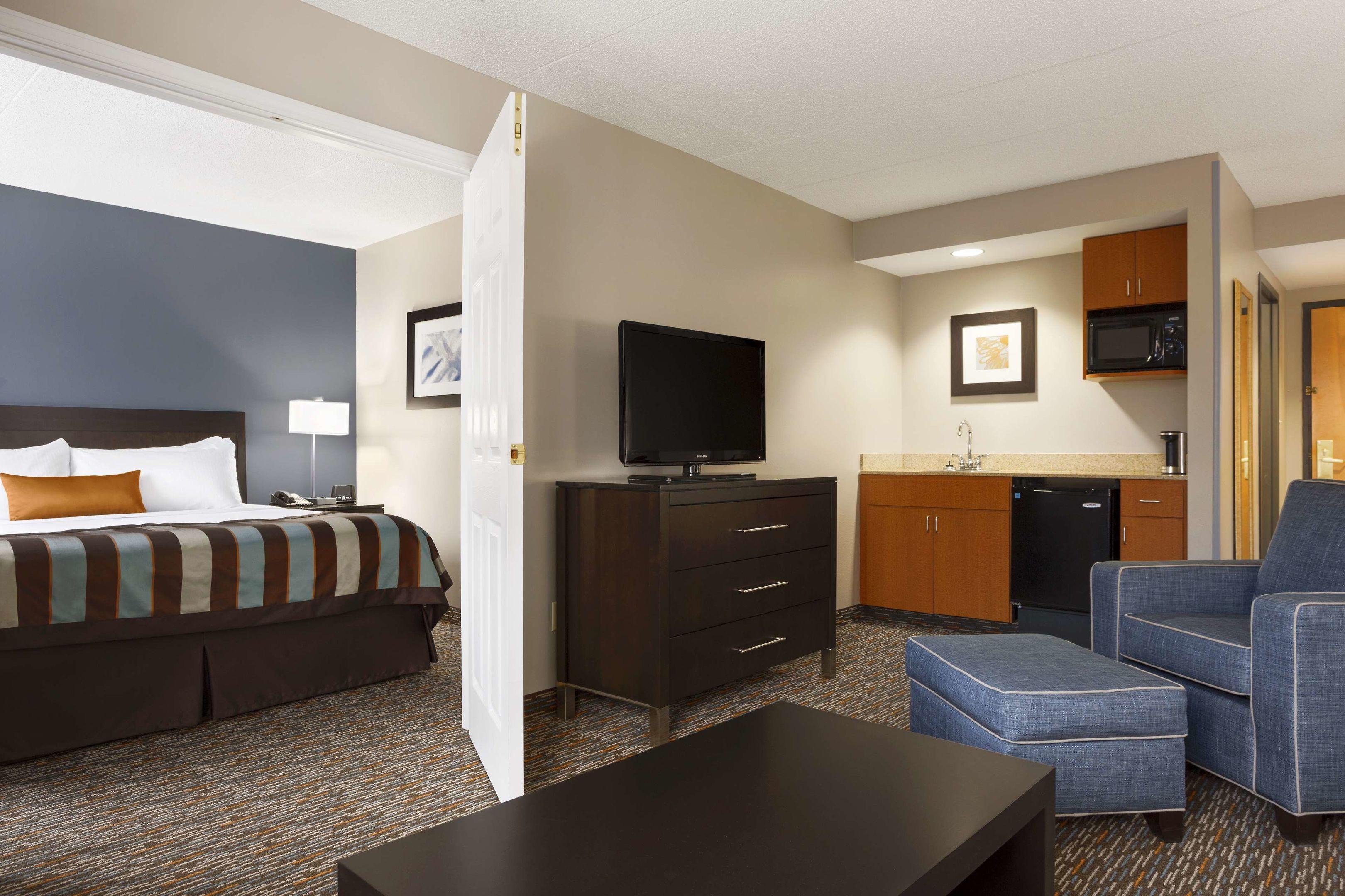 Wingate by Wyndham - Sylvania/Toledo — photo 5
