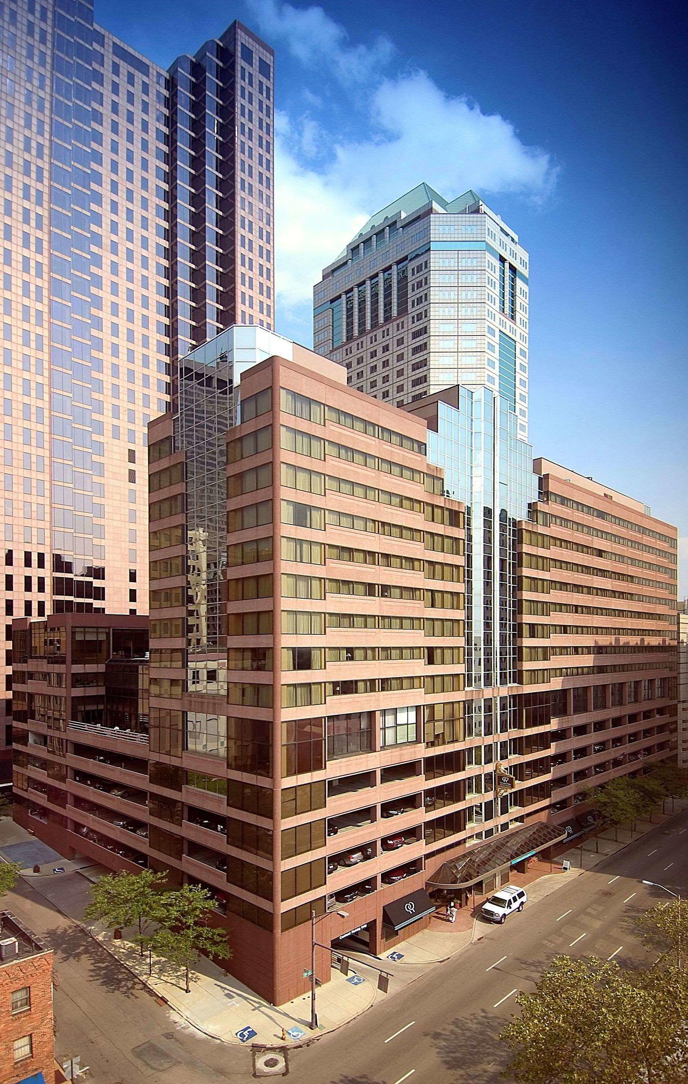DoubleTree Suites by Hilton Hotel Columbus Downtown — photo 4