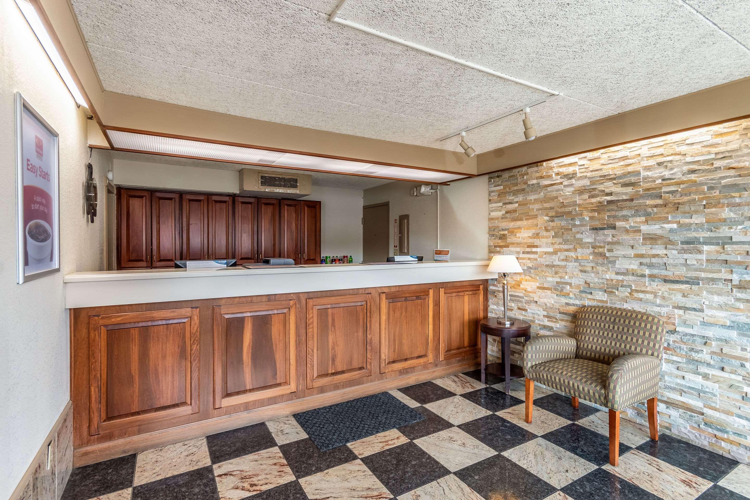 Econo Lodge Zanesville — photo 4