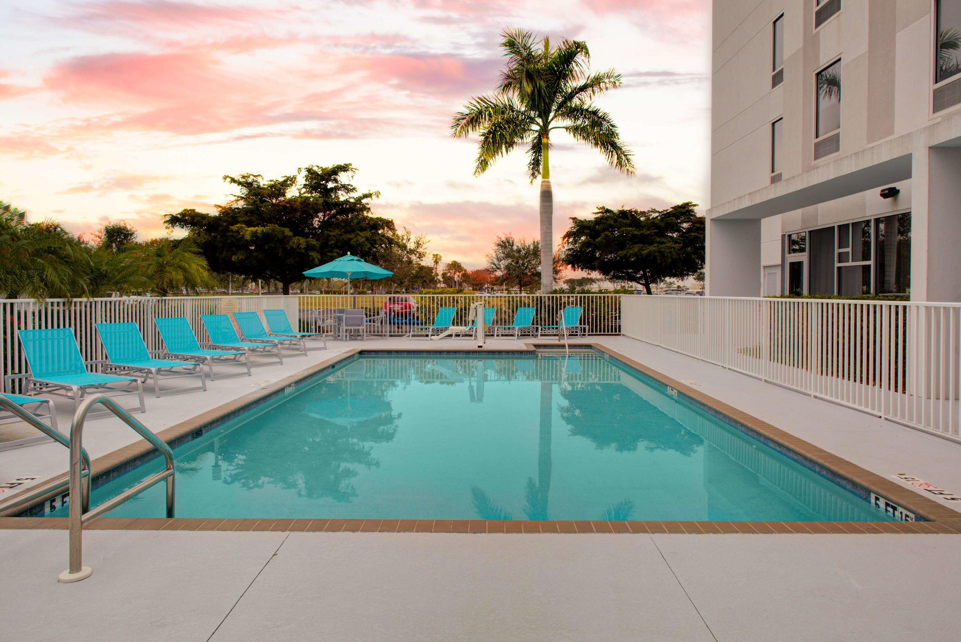 Hampton Inn & Suites Sarasota/Bradenton Airport — photo 4