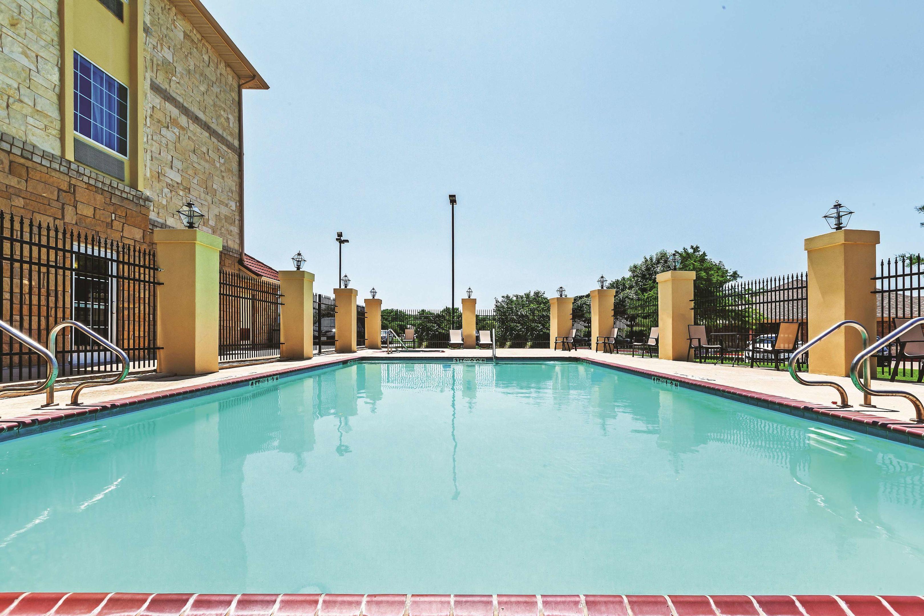 La Quinta Inn & Suites Granbury — photo 5