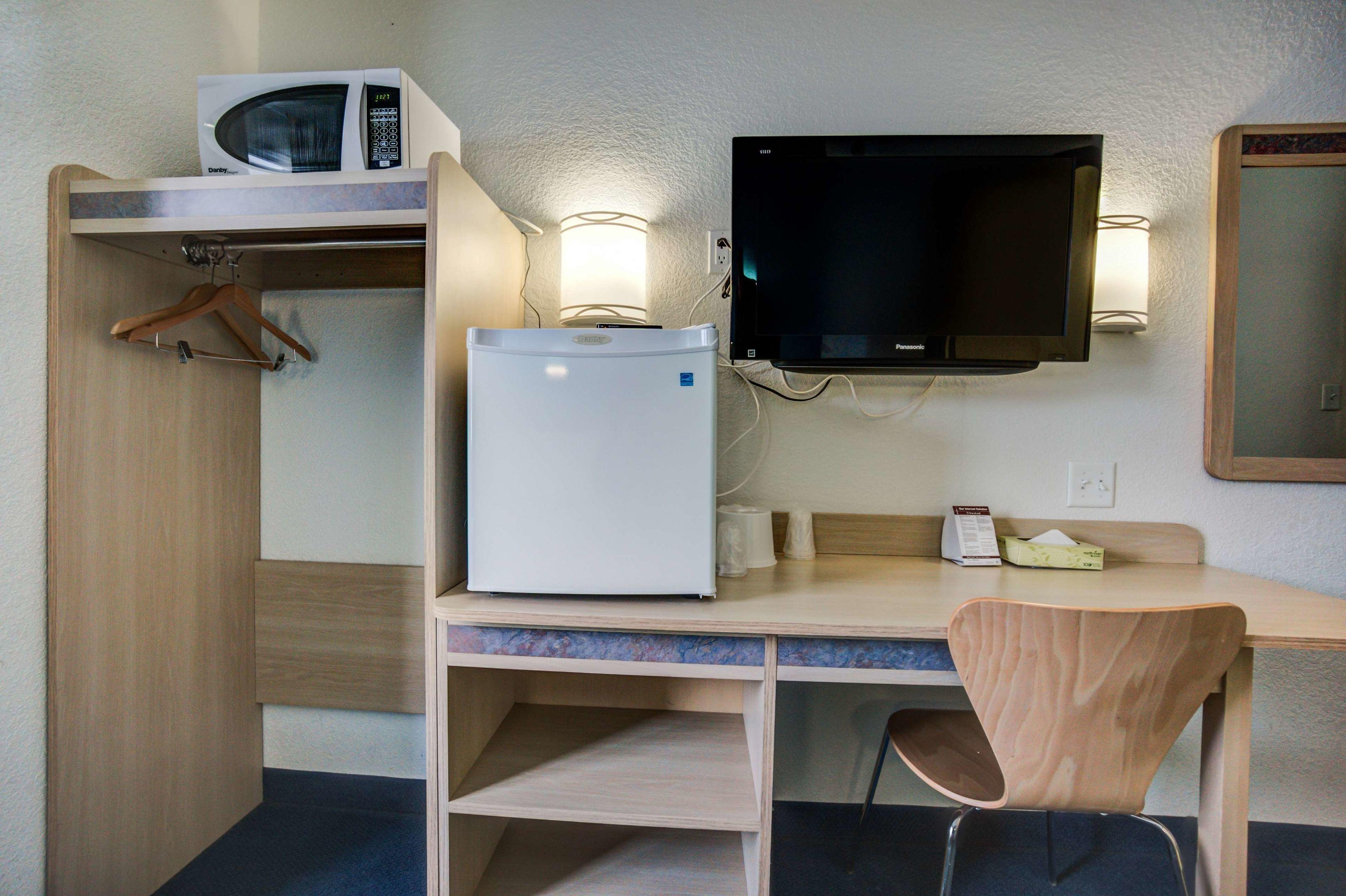 Motel 6 Red Deer — photo 5
