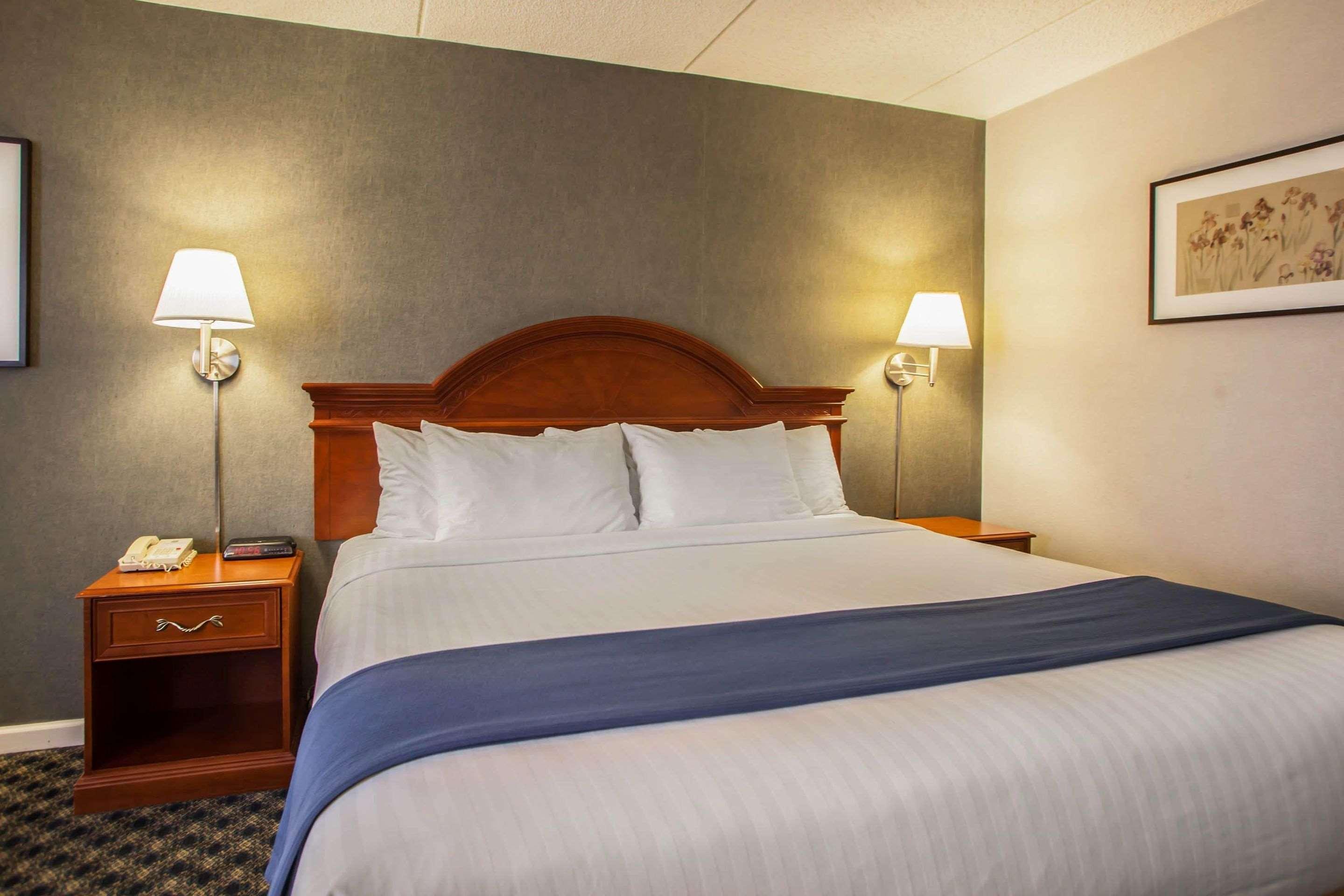 Quality Inn & Suites St. Charles — photo 4
