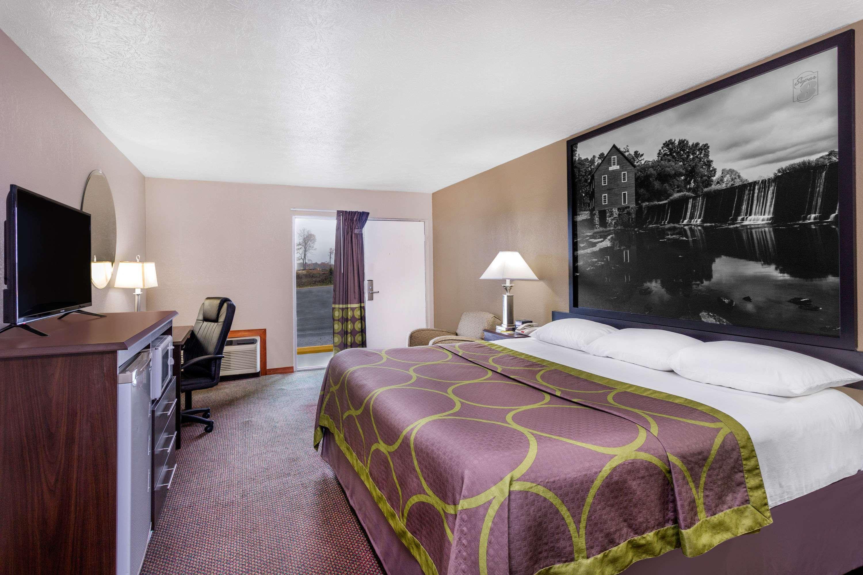 Super 8 by Wyndham Locust Grove — photo 5