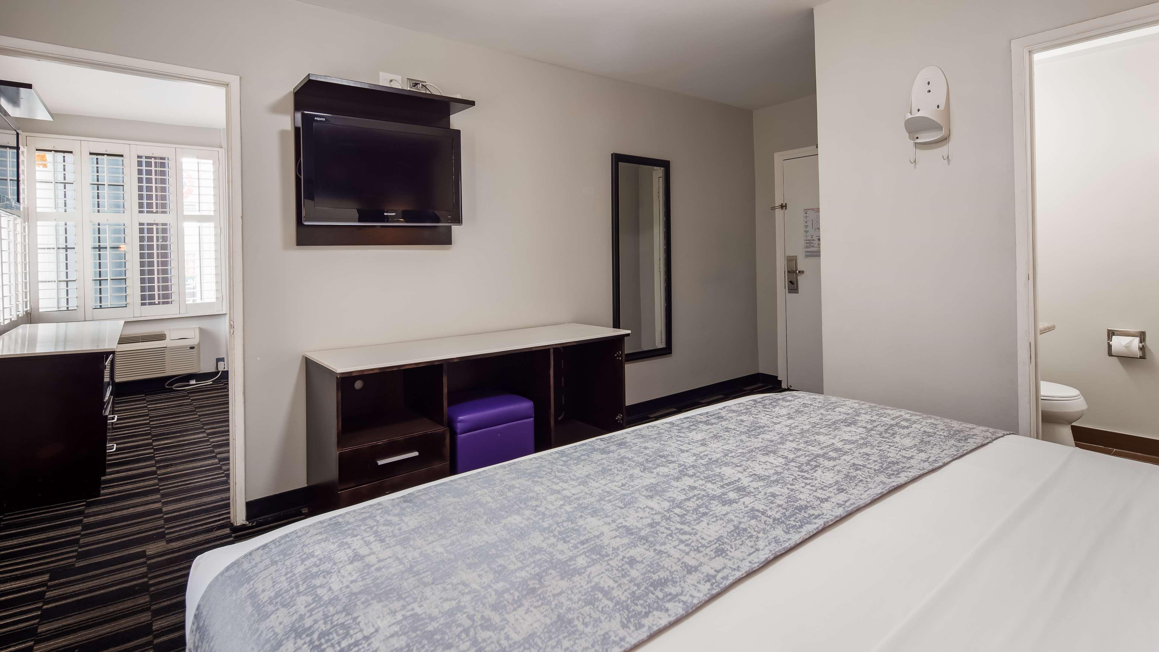 SureStay Hotel by Best Western Beverly Hills West LA — photo 4