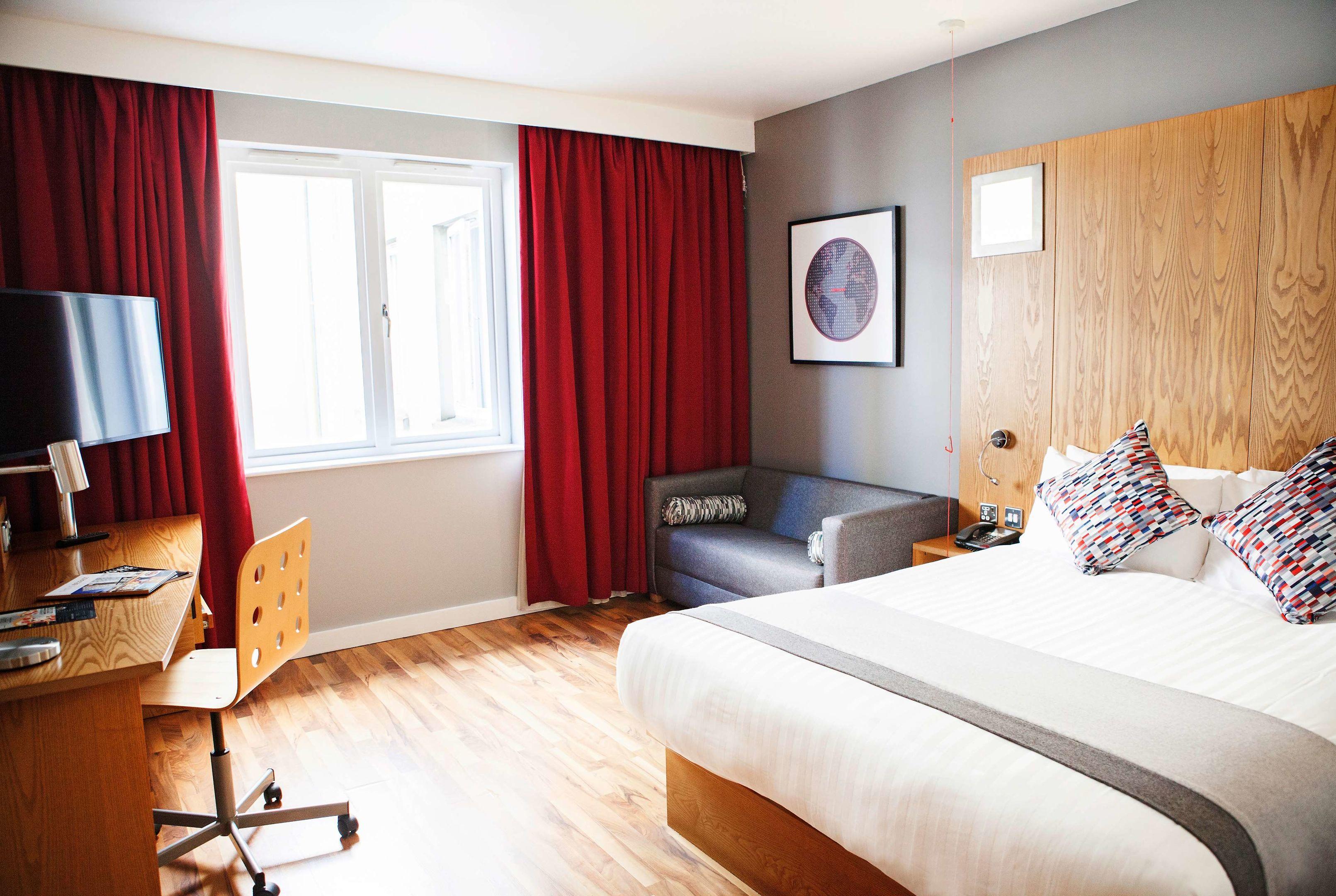 Ramada by Wyndham Belfast City Centre — photo 4
