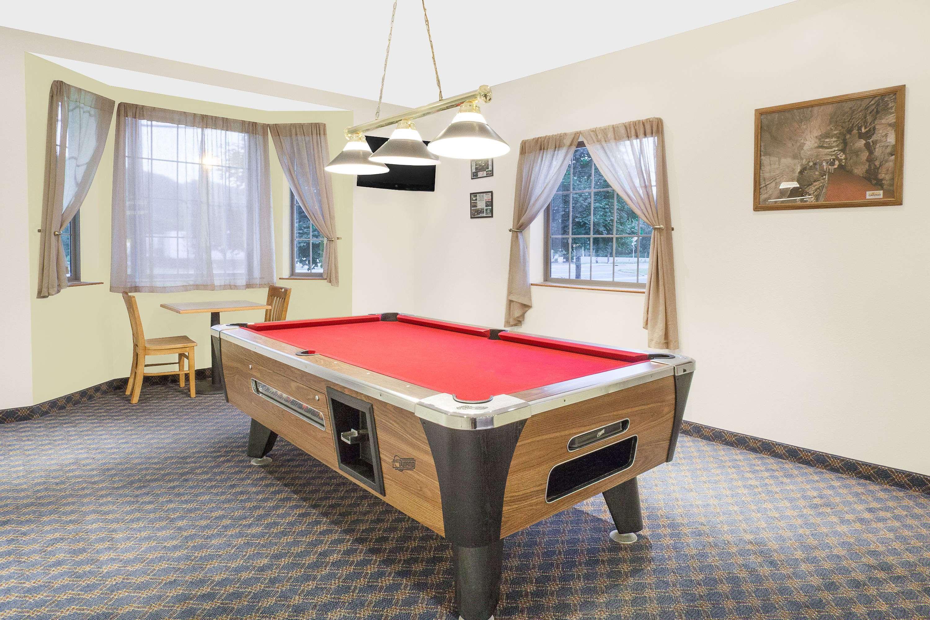 Super 8 by Wyndham Cobleskill NY — photo 4