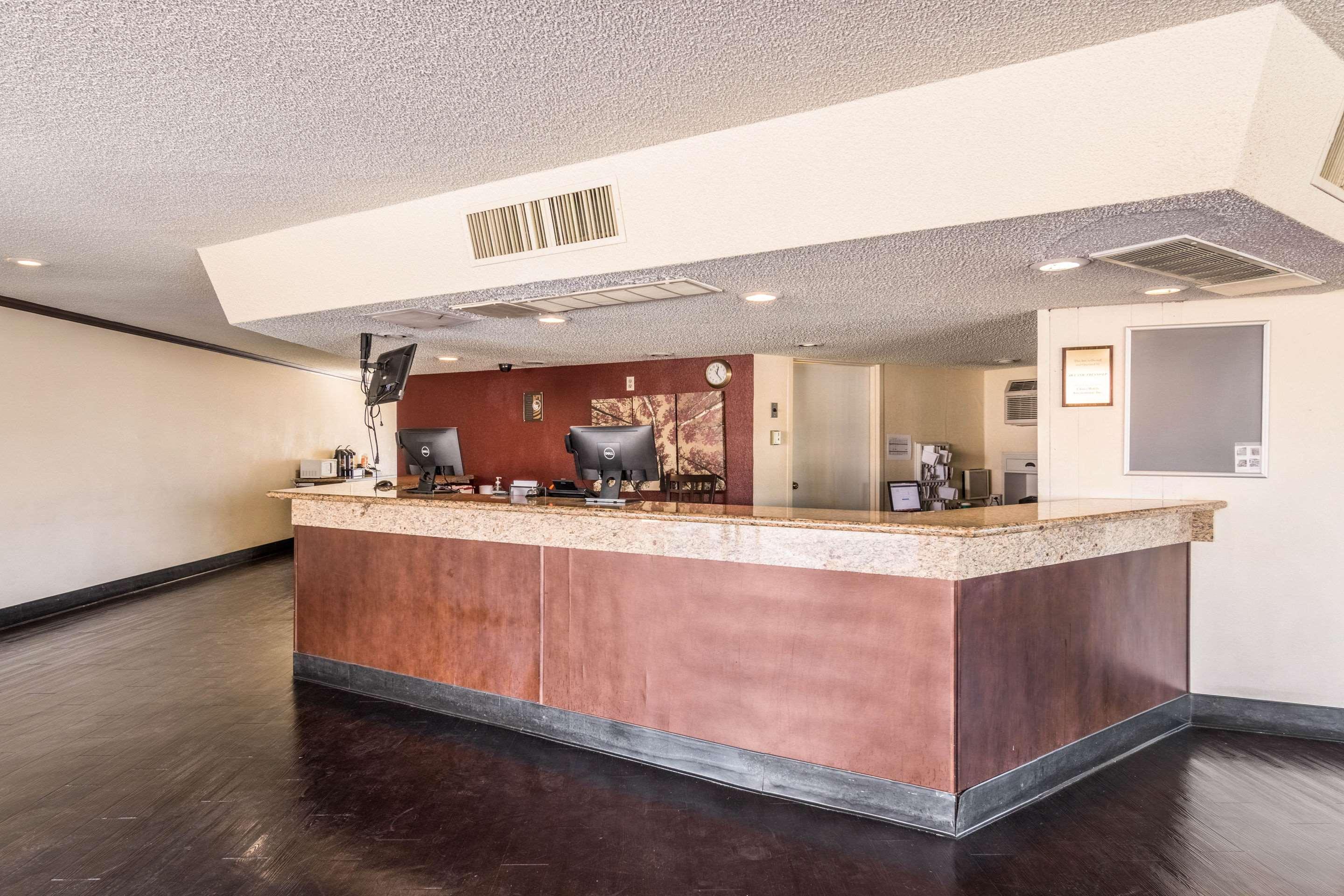 Rodeway Inn & Suites — photo 3