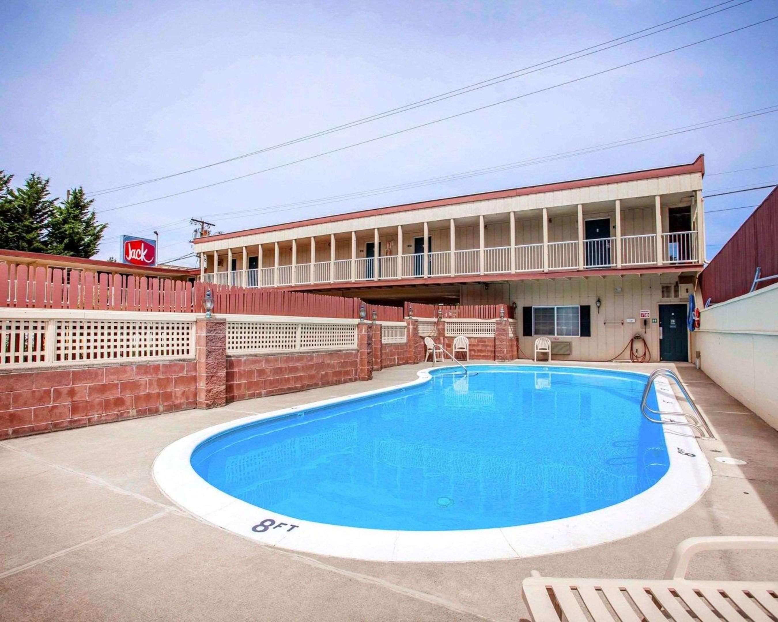 Quality Inn & Suites Bremerton — photo 4