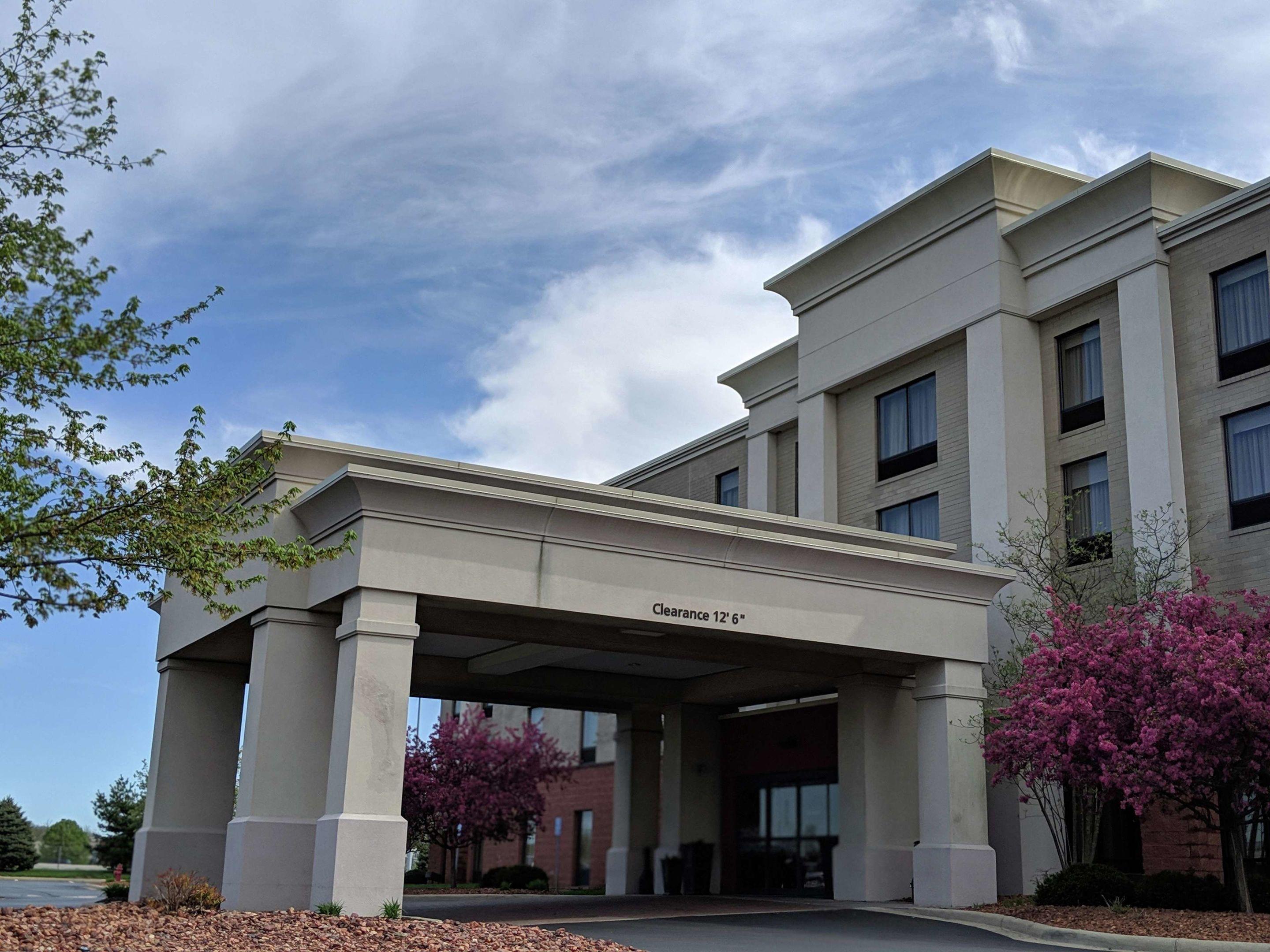 Hampton Inn & Suites Cincinnati Union Centre — photo 4