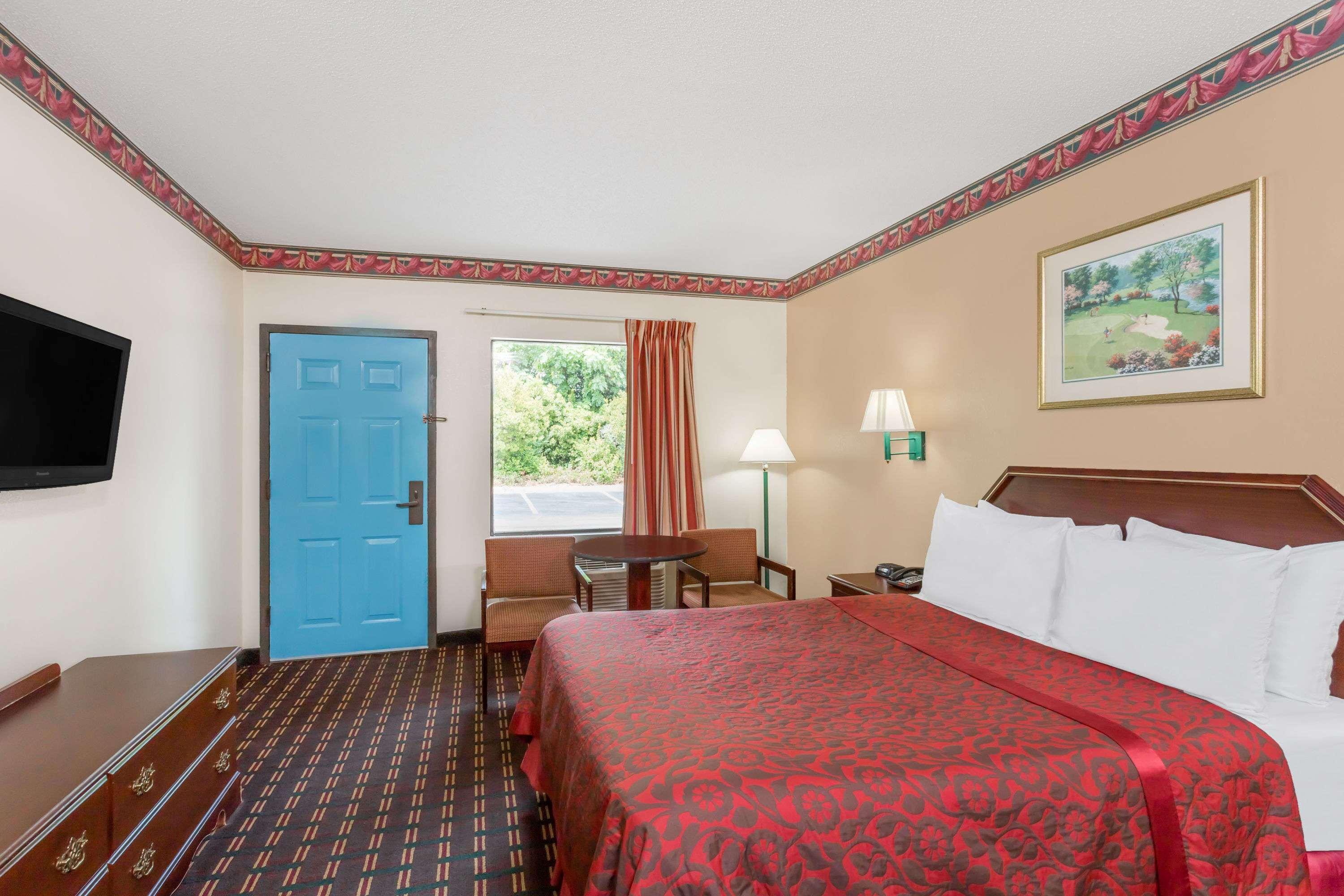 Days Inn North Columbia Ft. Jackson — photo 5