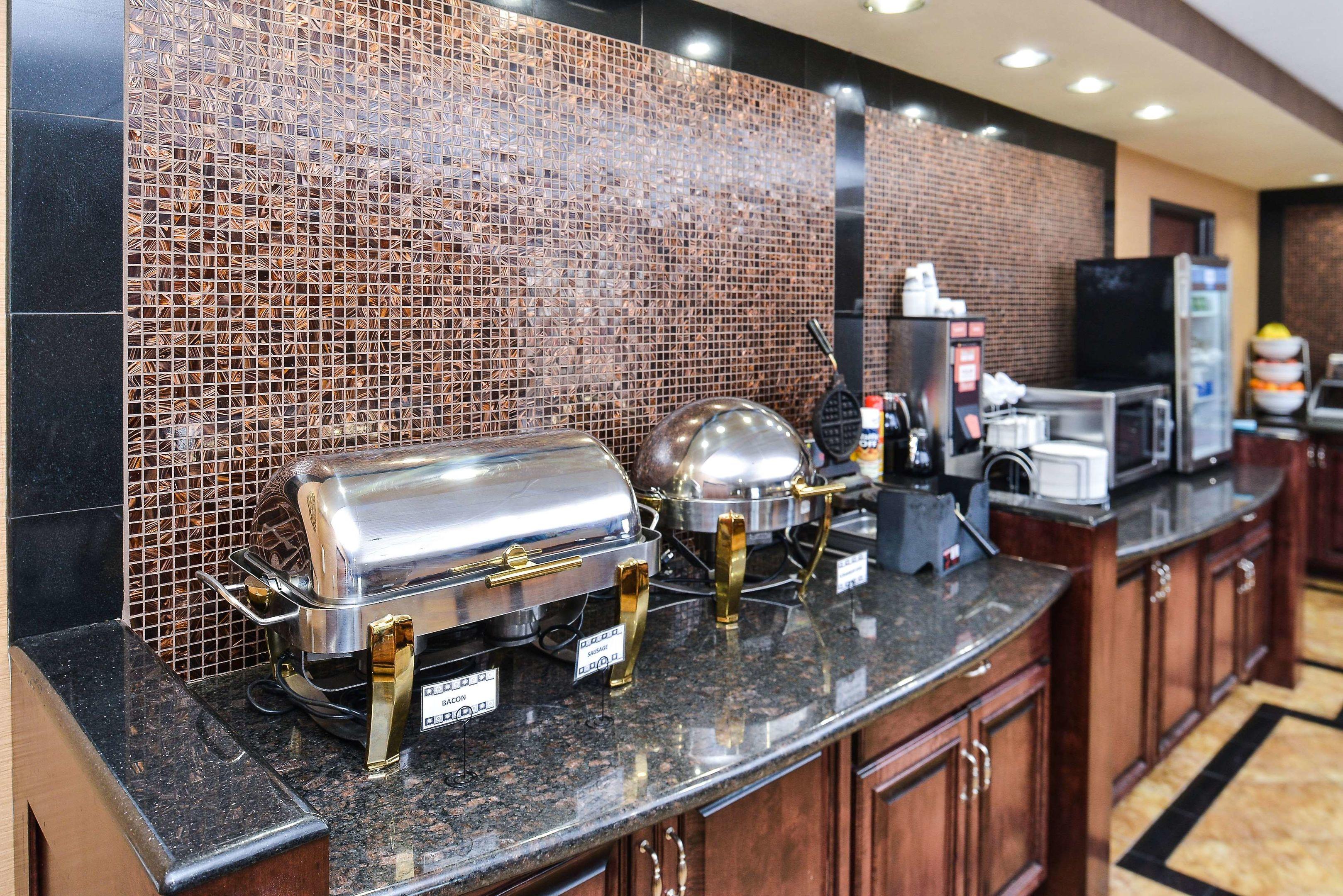 Best Western Plus Midwest Inn & Suites — photo 4