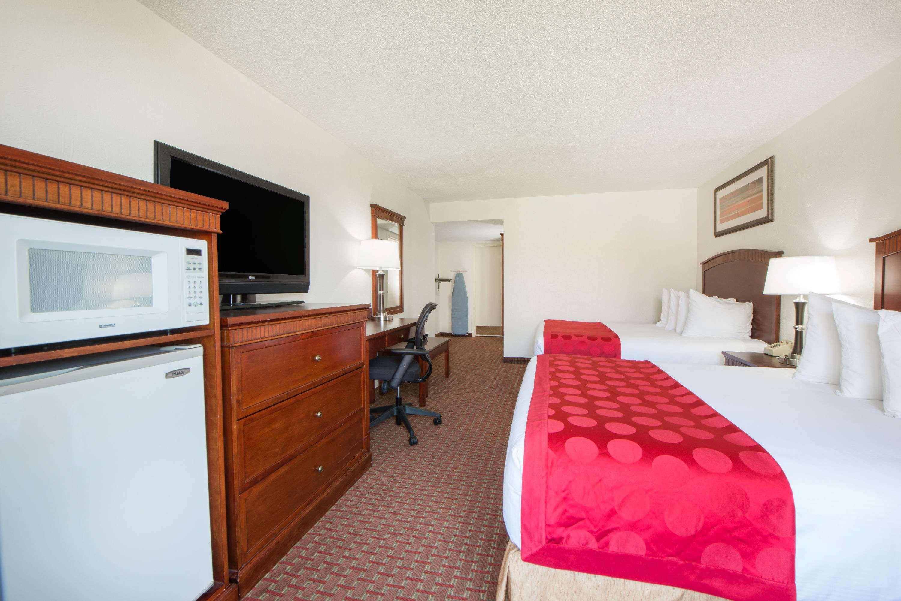Ramada Enid — photo 5