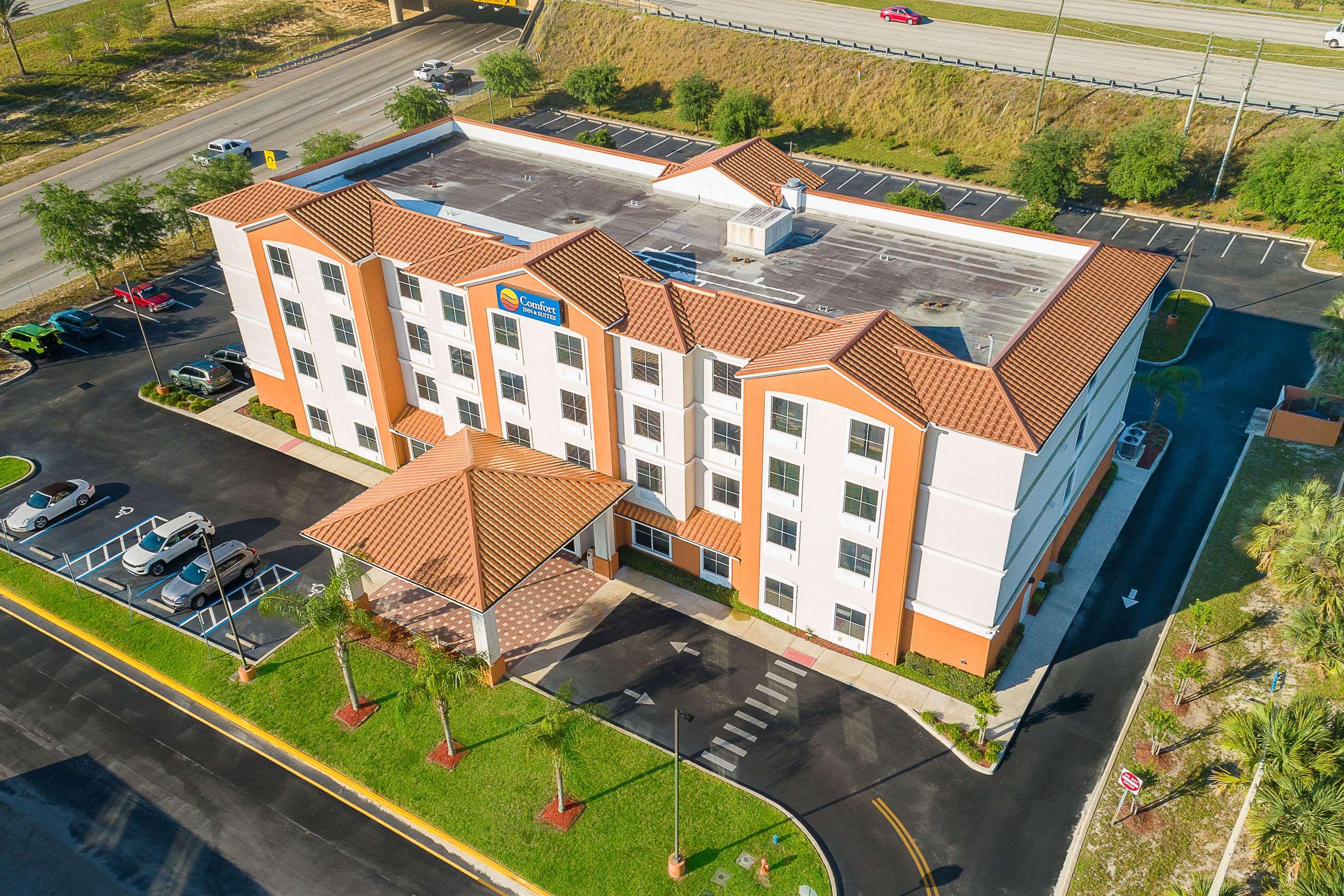Comfort Inn & Suites Maingate South — photo 3