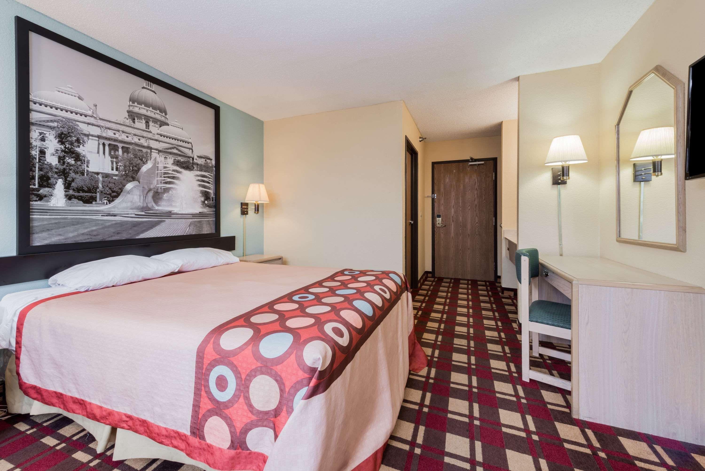 Super 8 by Wyndham Martinsville — photo 3
