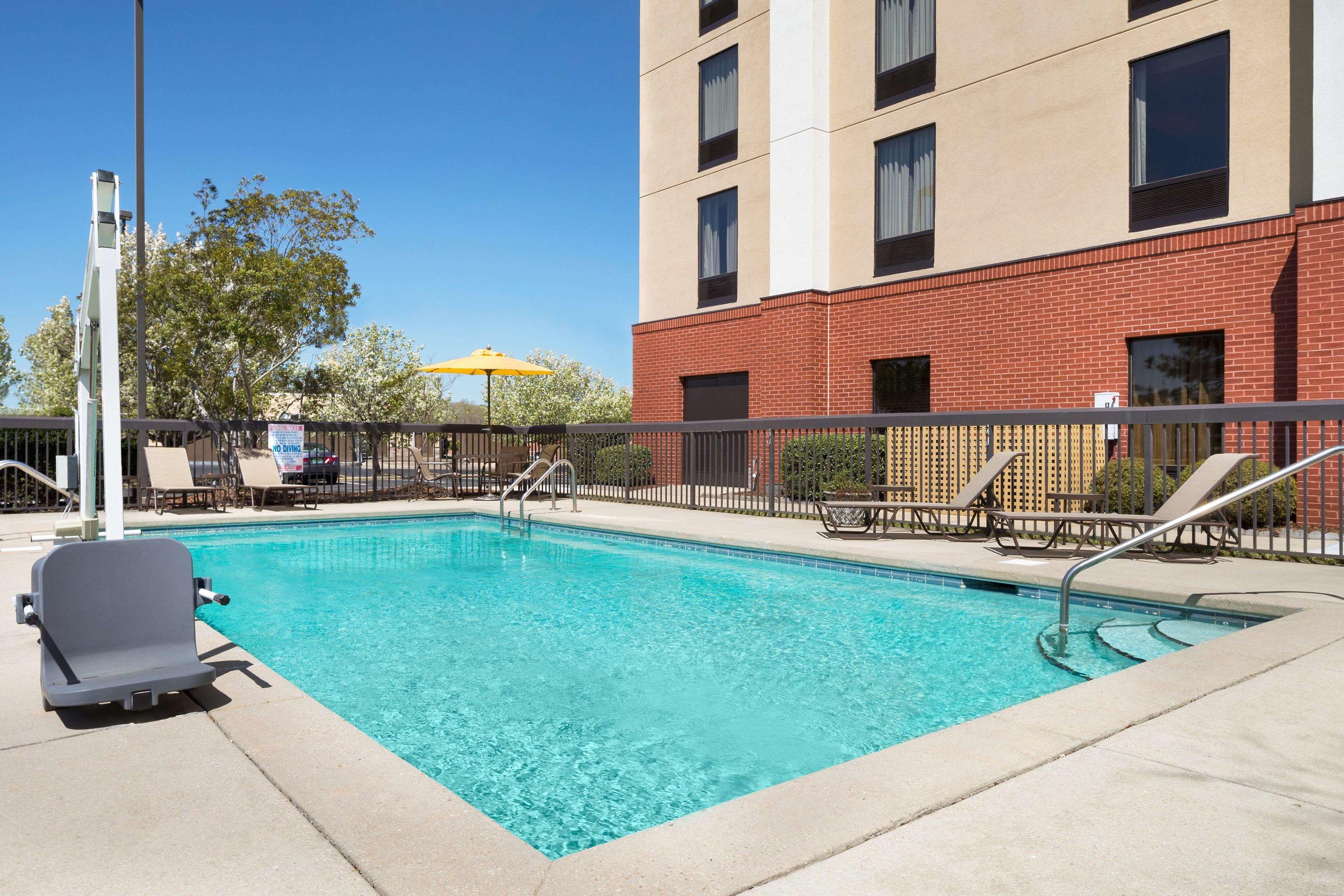 Hampton Inn Pell City — photo 3