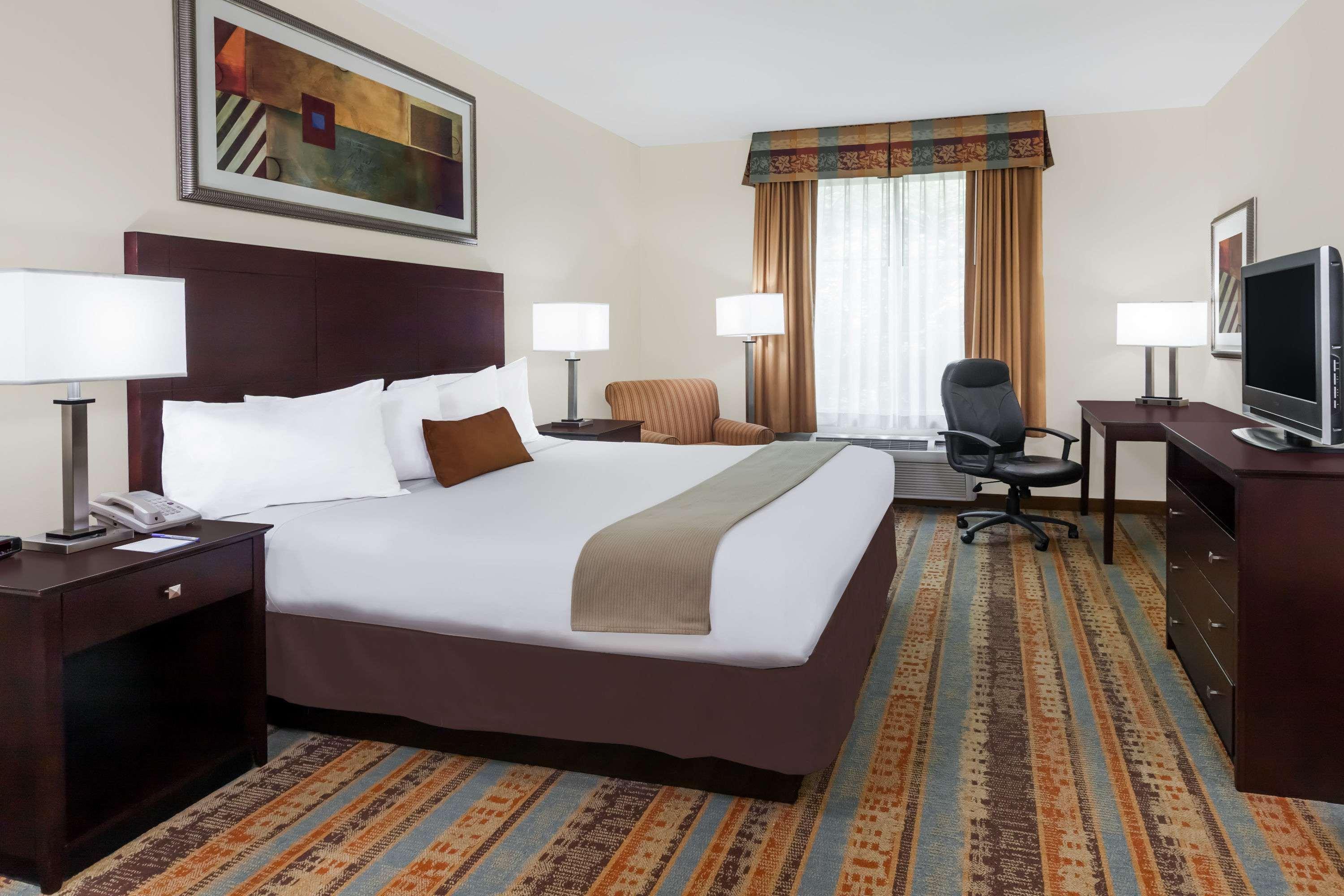 Baymont Inn & Suites Henderson — photo 4