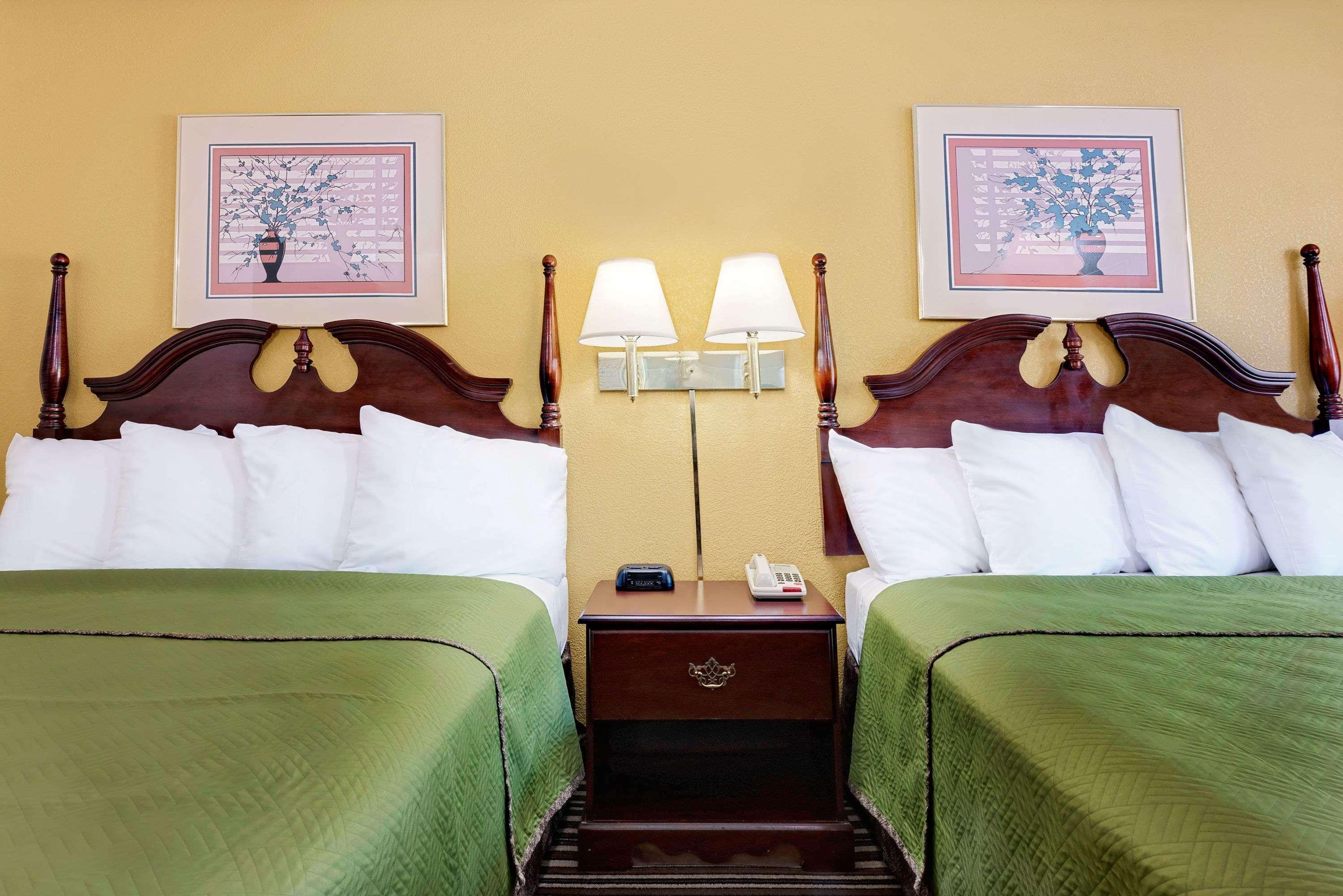 Chambersburg Travelodge — photo 4