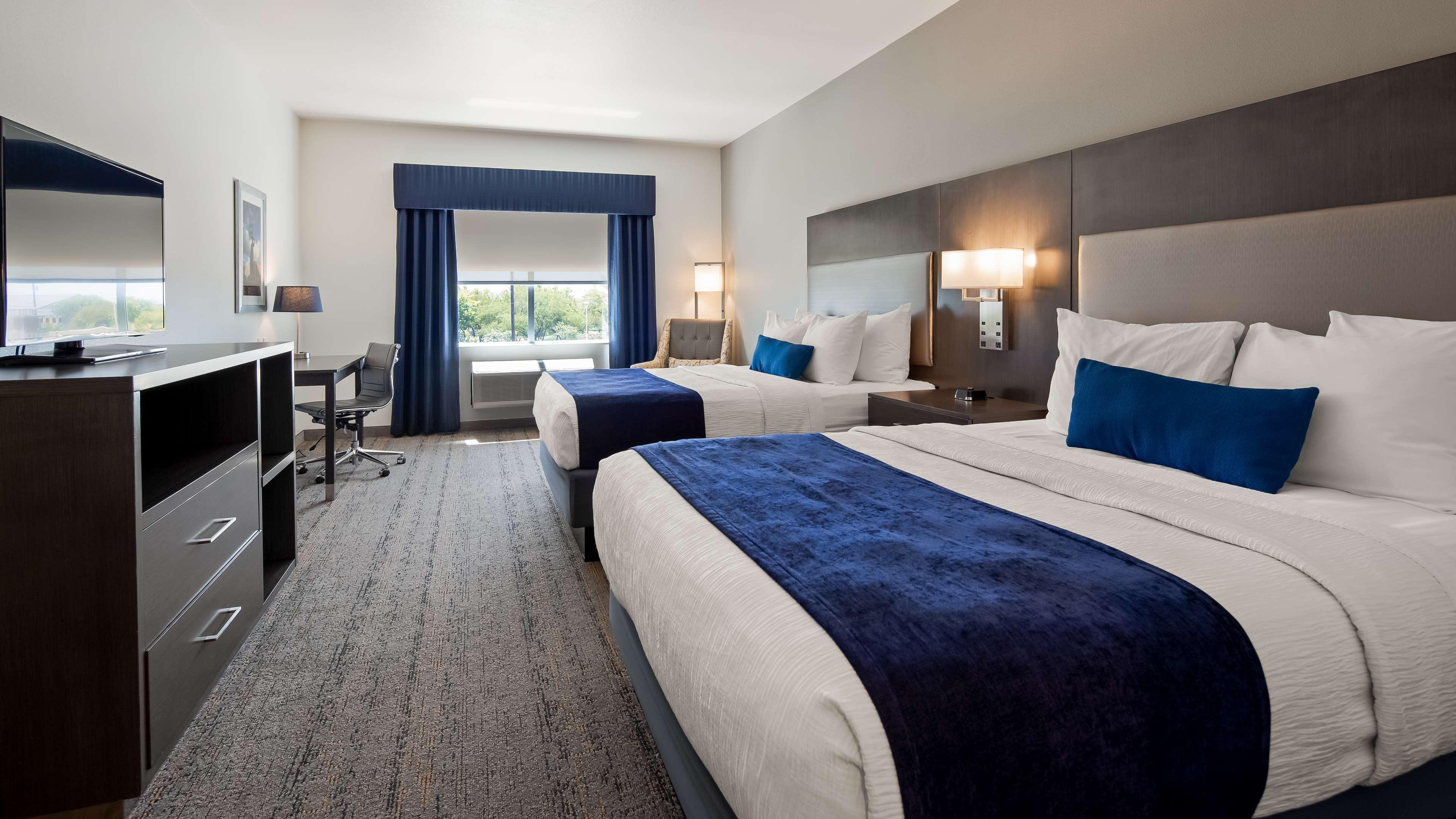 Best Western Plus Roland Inn & Suites — photo 5