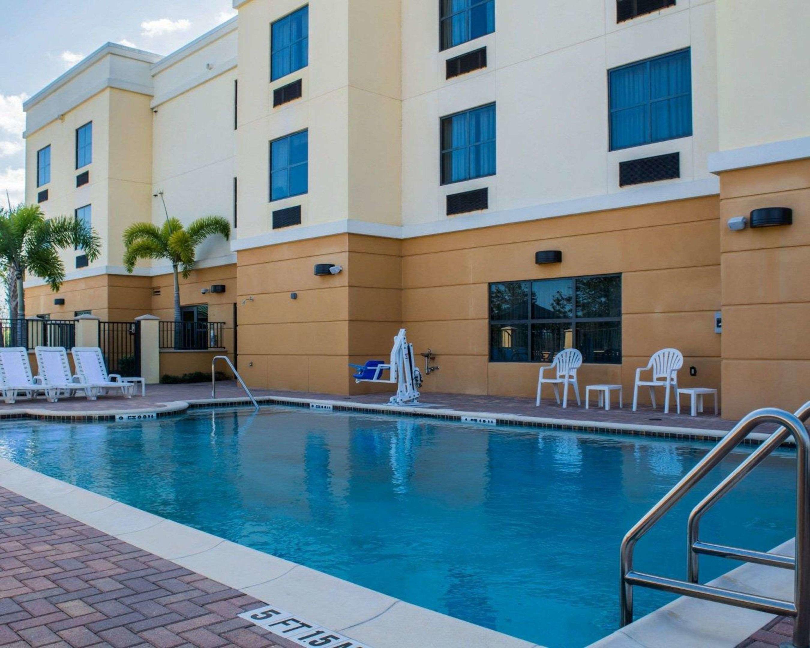 Comfort Suites Vero Beach — photo 4