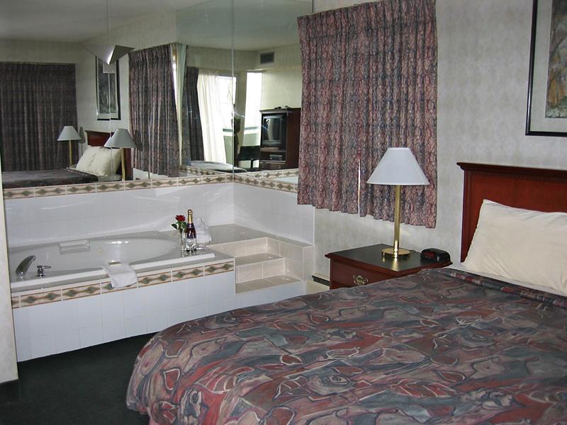 Best Western Plus Suites Downtown Calgary — photo 5