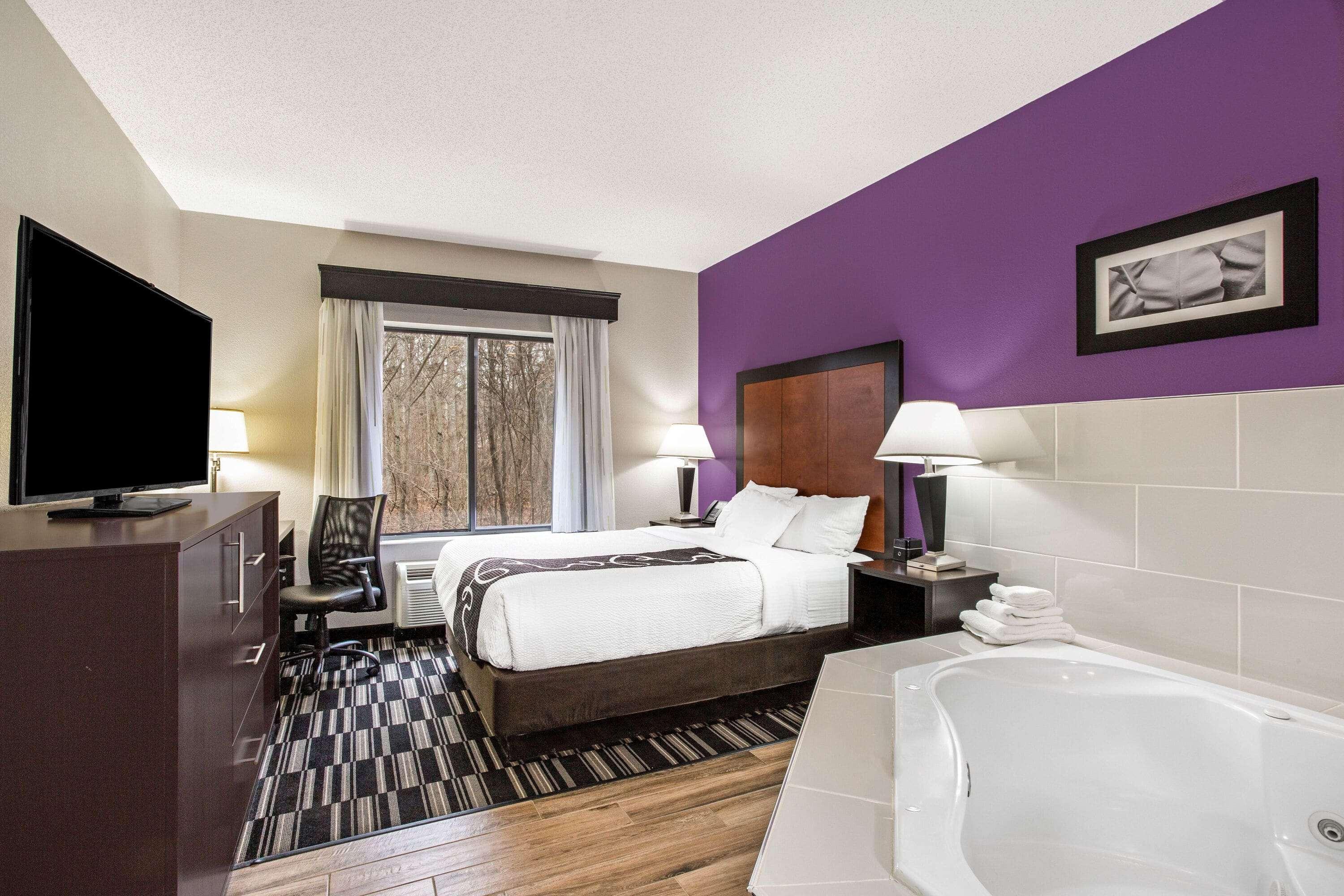 La Quinta Inn & Suites Norwich-Plainfield-Casino — photo 5