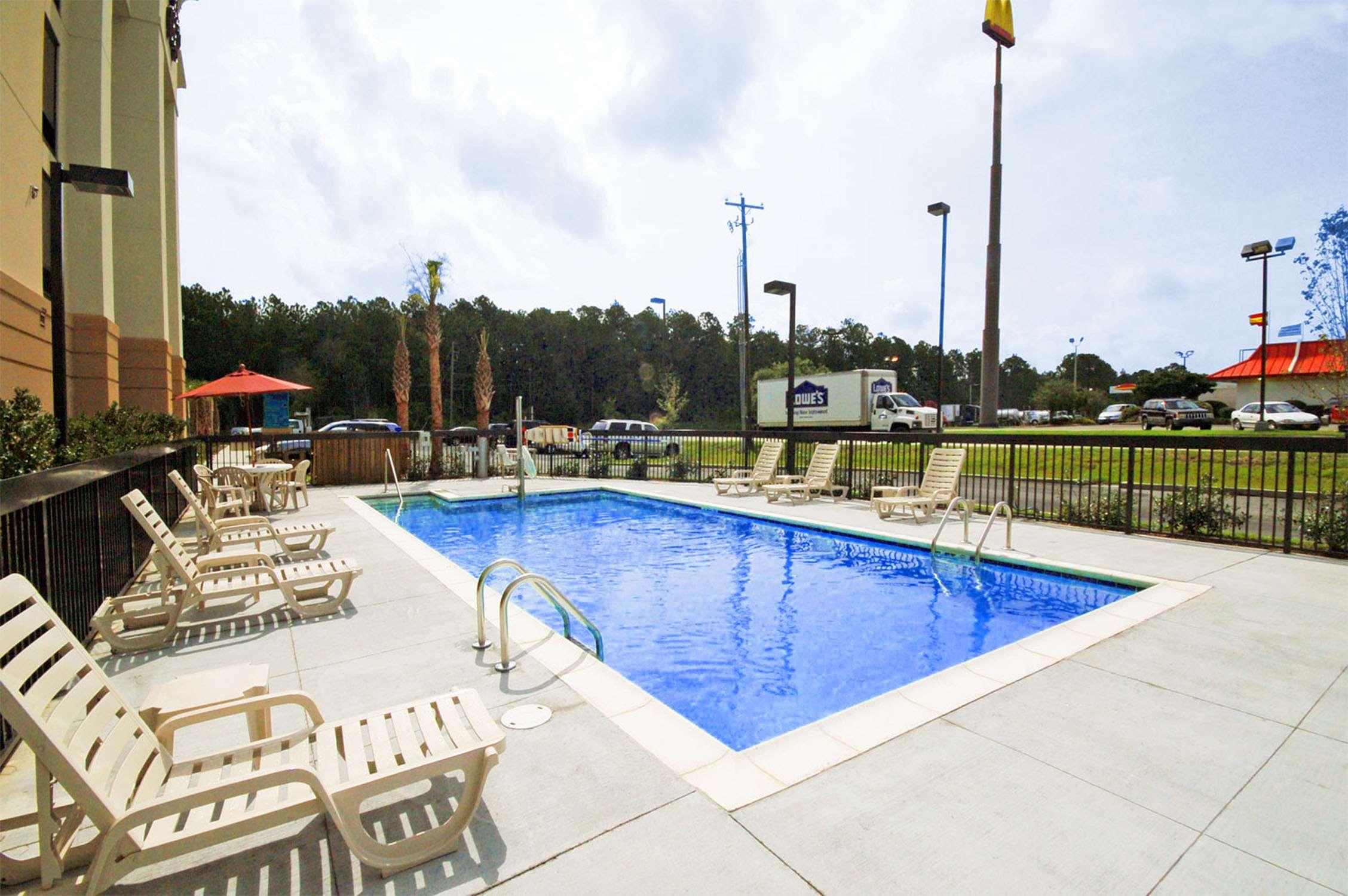 Hampton Inn Moss Point — photo 3