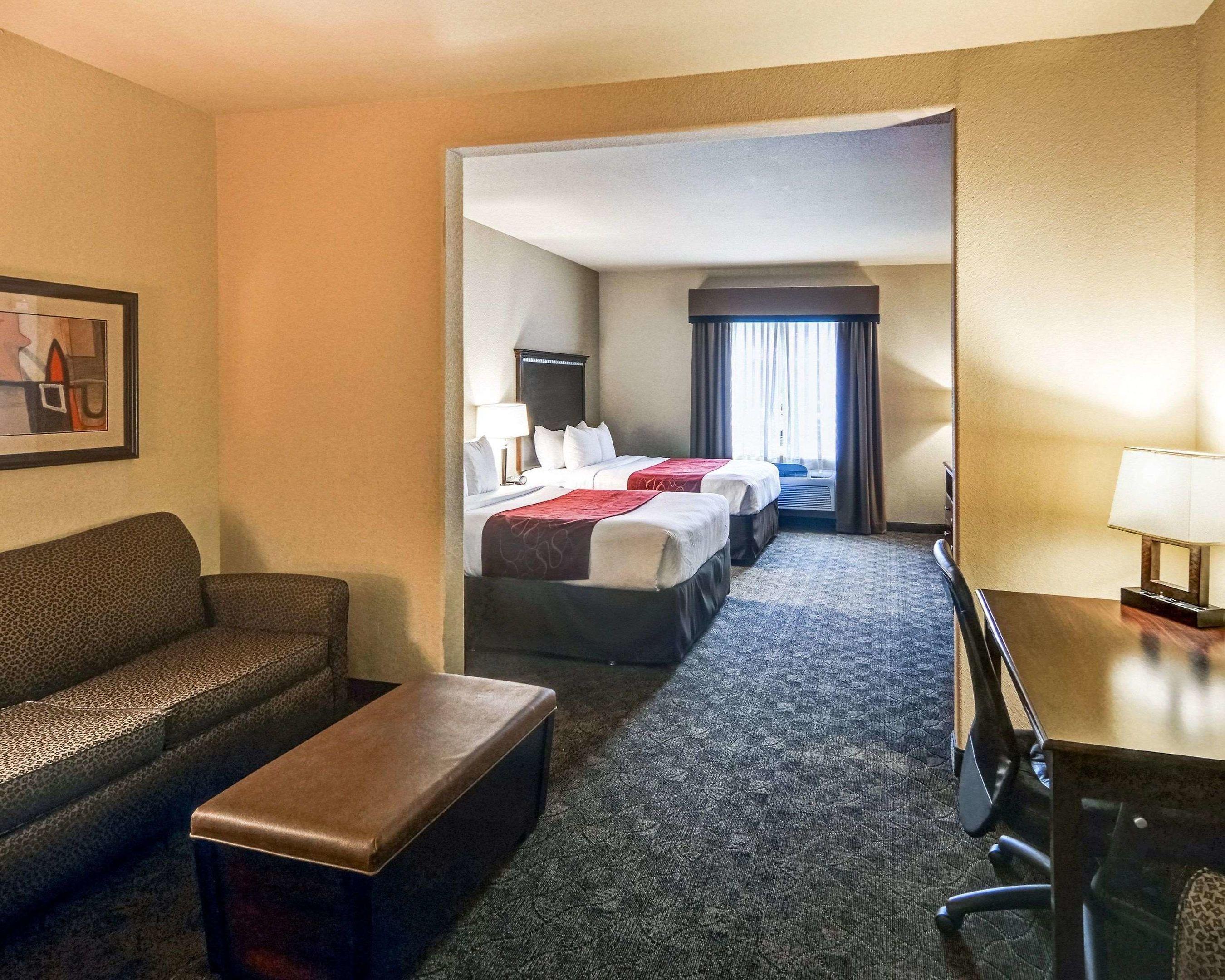 Comfort Suites — photo 5