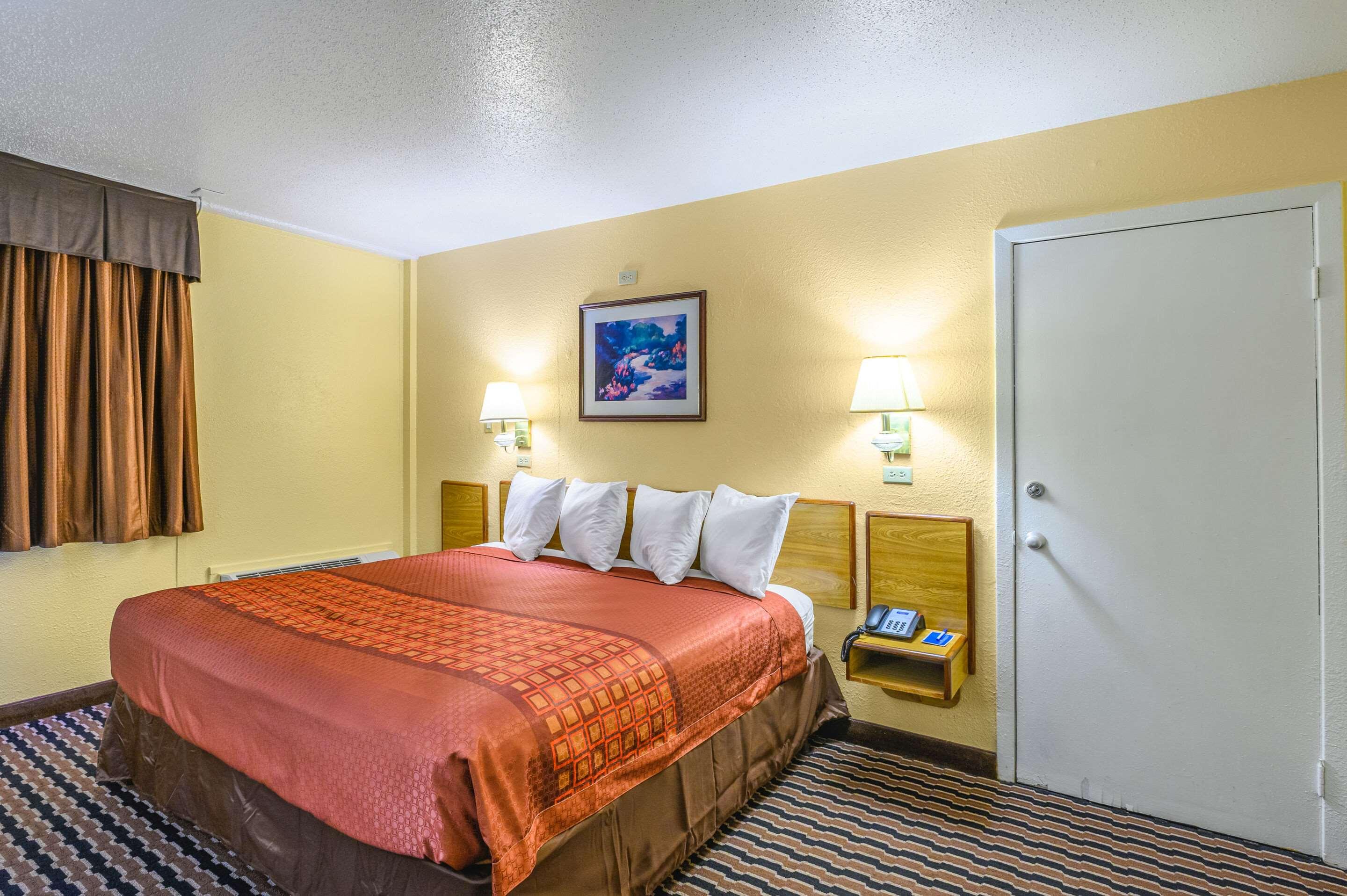 Rodeway Inn — photo 5