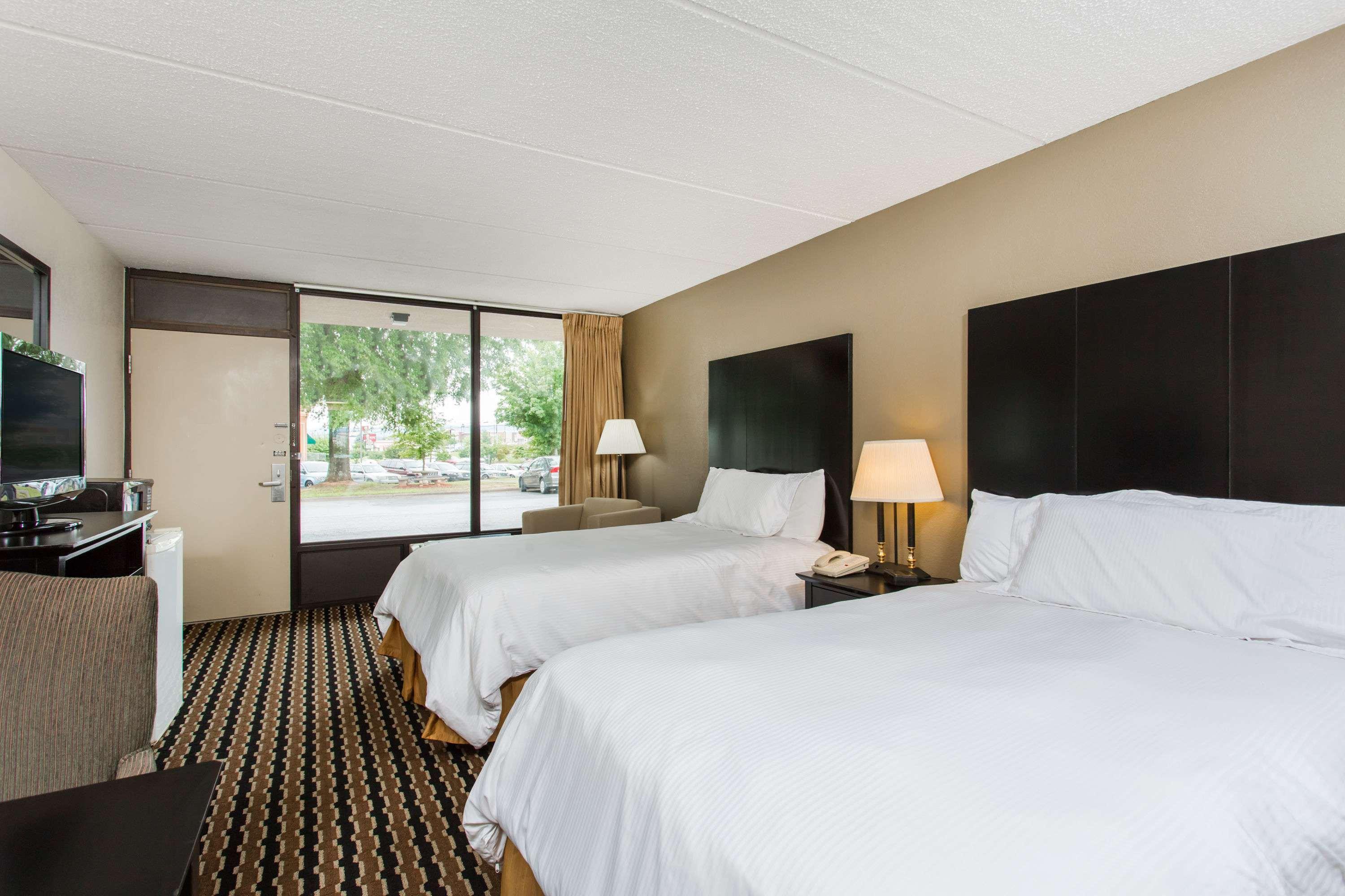 Days Inn Wilkesboro — photo 4