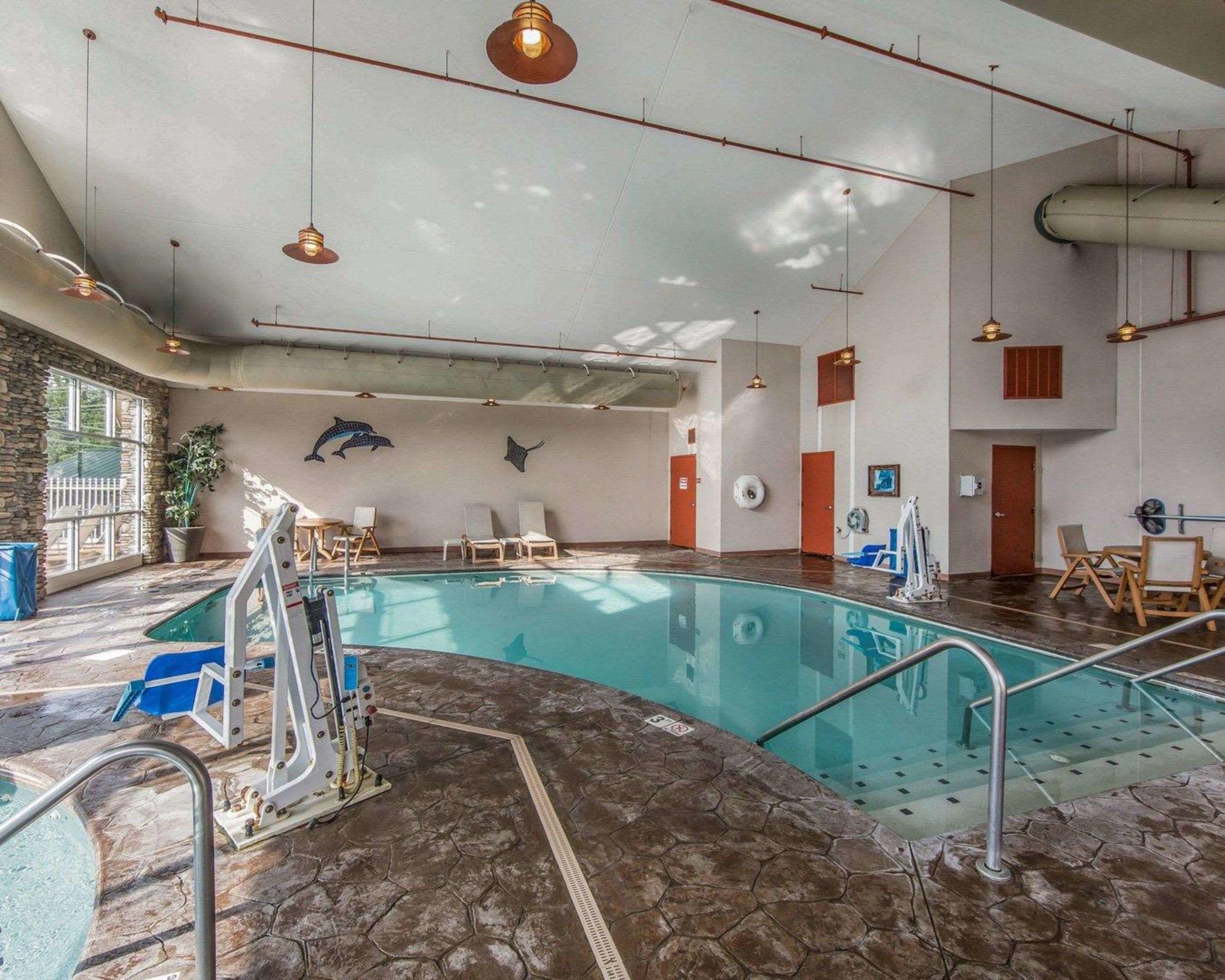 Clarion Inn Dollywood Area — photo 5