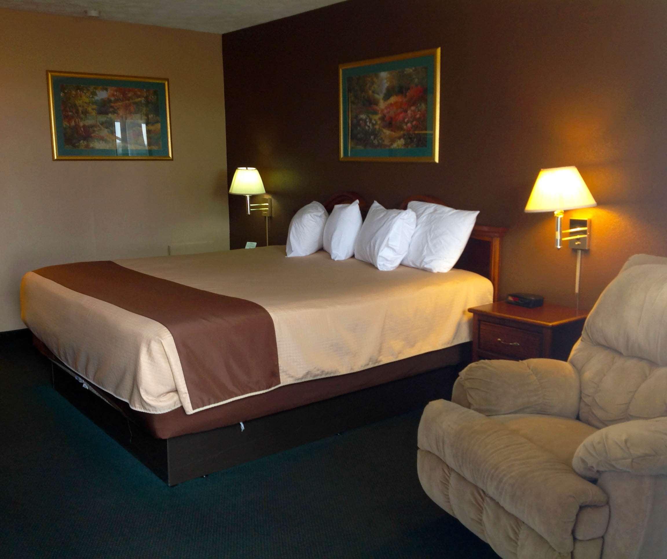 Americas Best Value Palmer Inn — photo 5