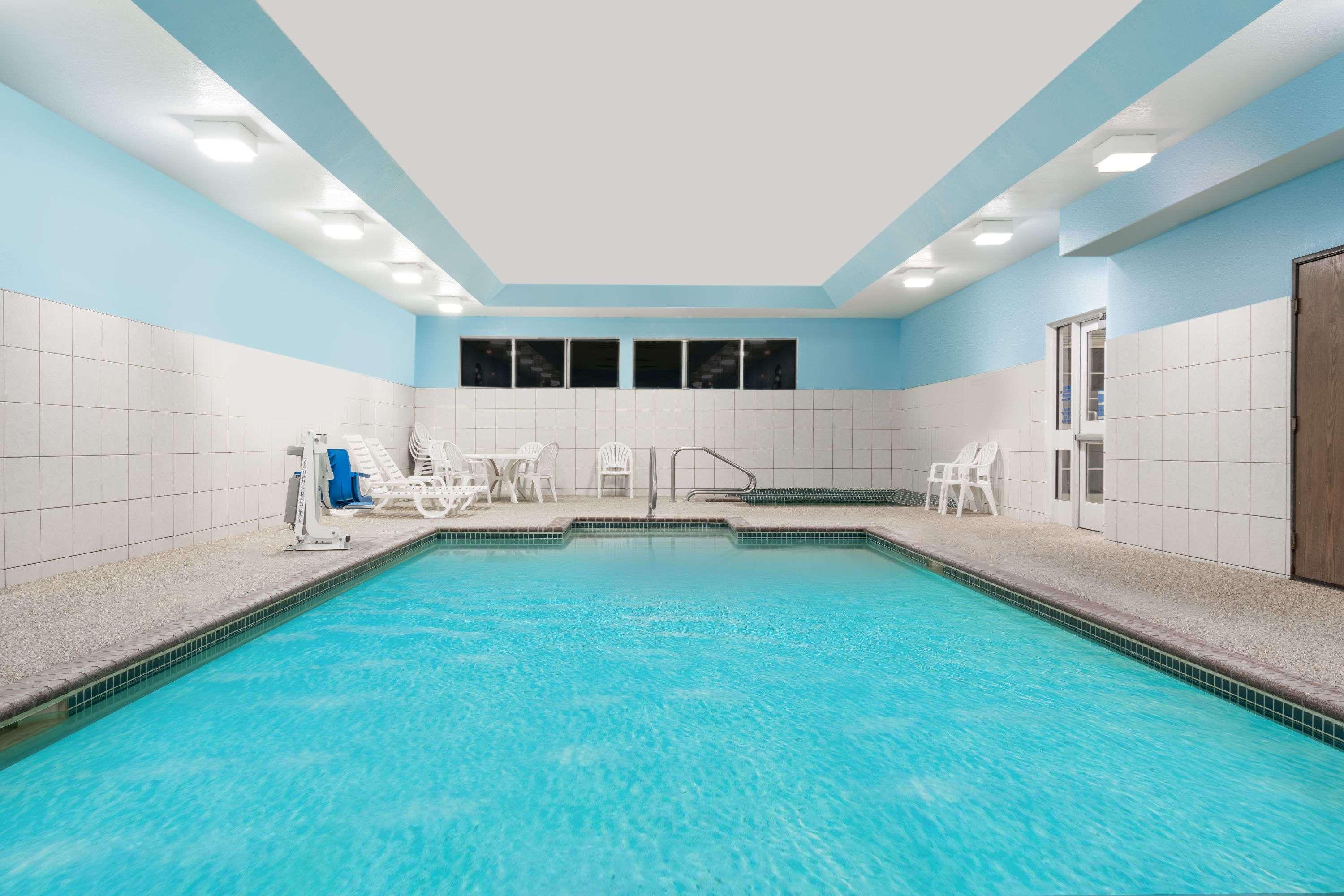 Microtel Inn & Suites by Wyndham New Ulm — photo 3