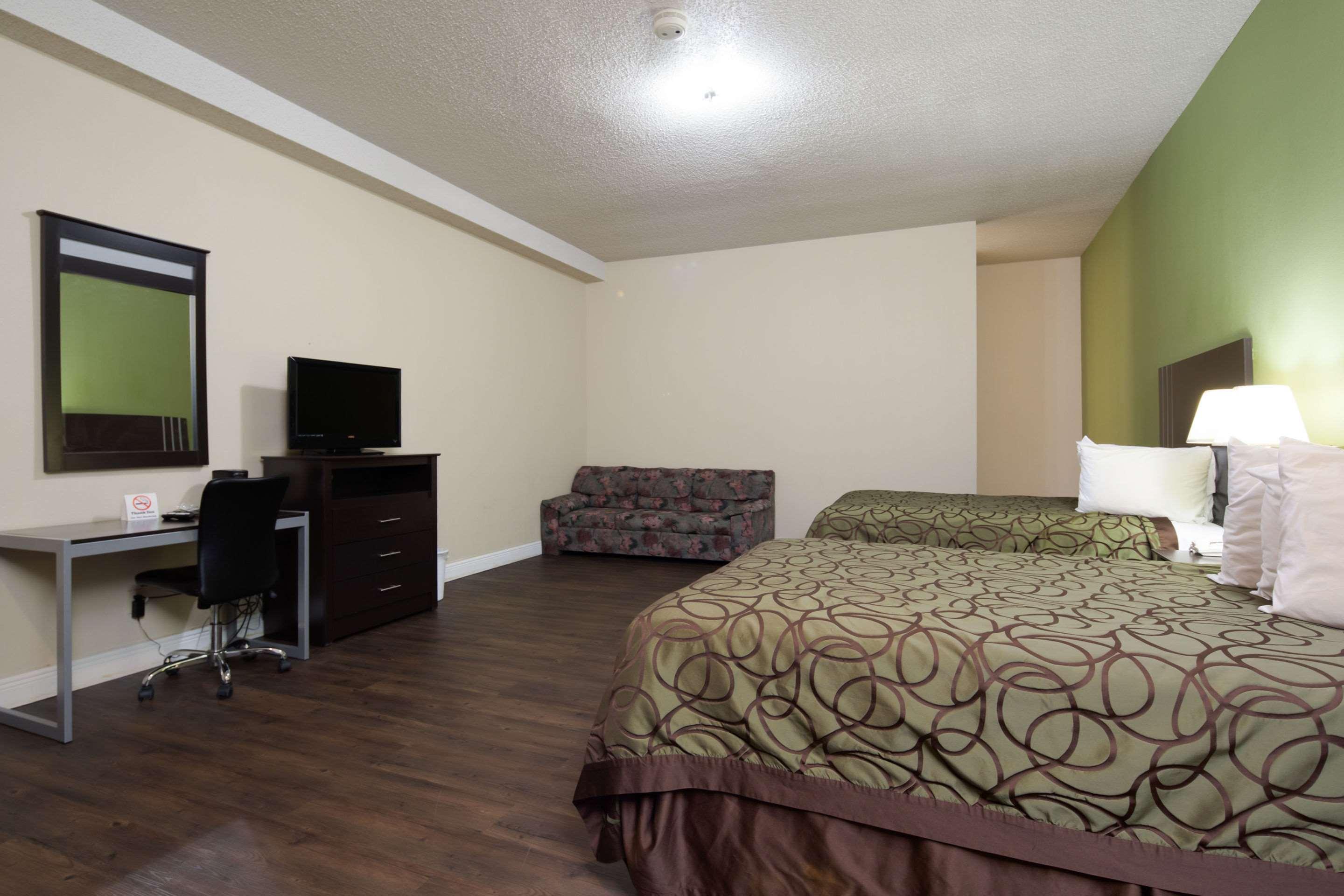 Rodeway Inn — photo 5