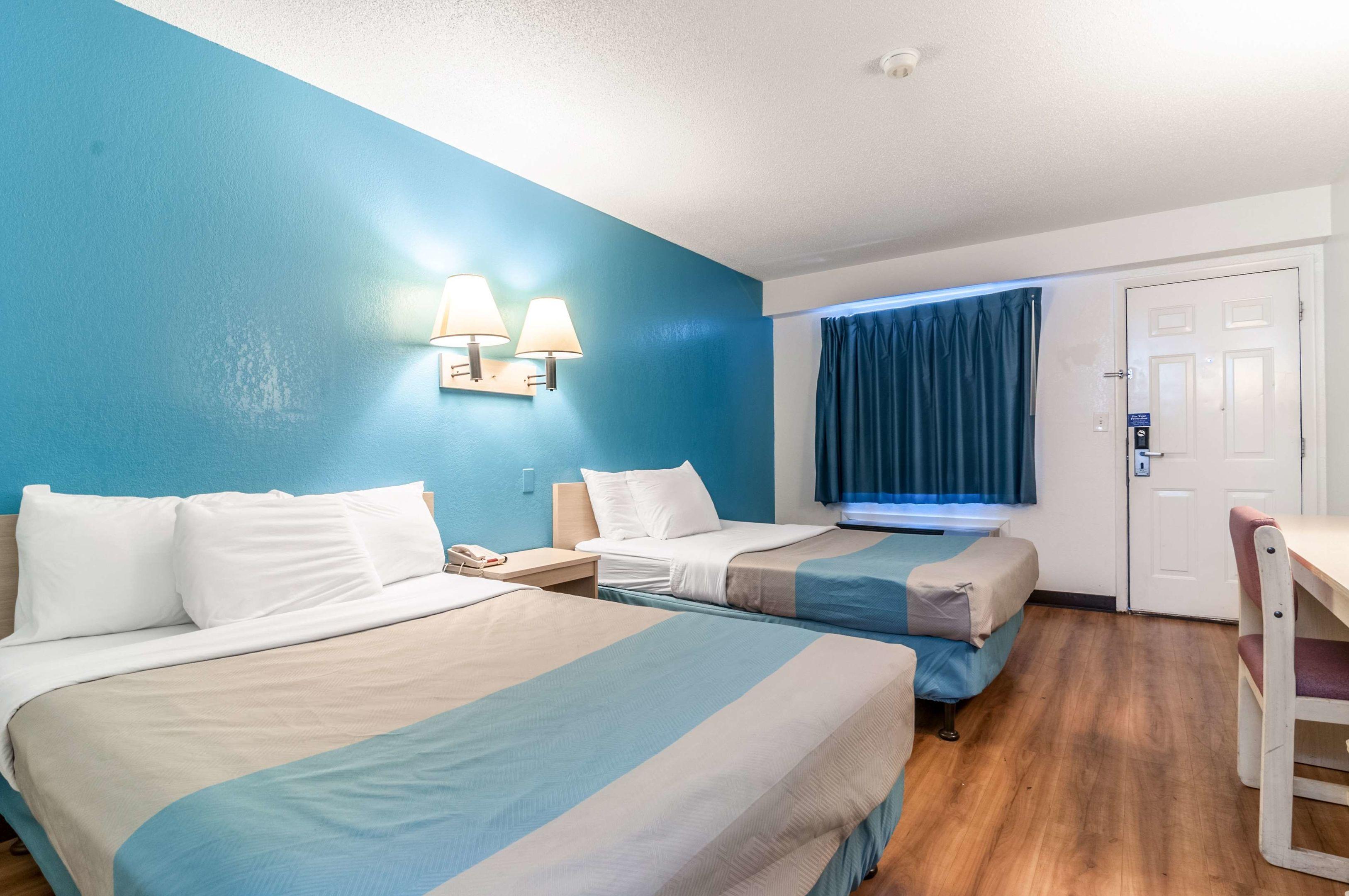 Motel 6 Detroit Northwest - Farmington Hills — photo 5