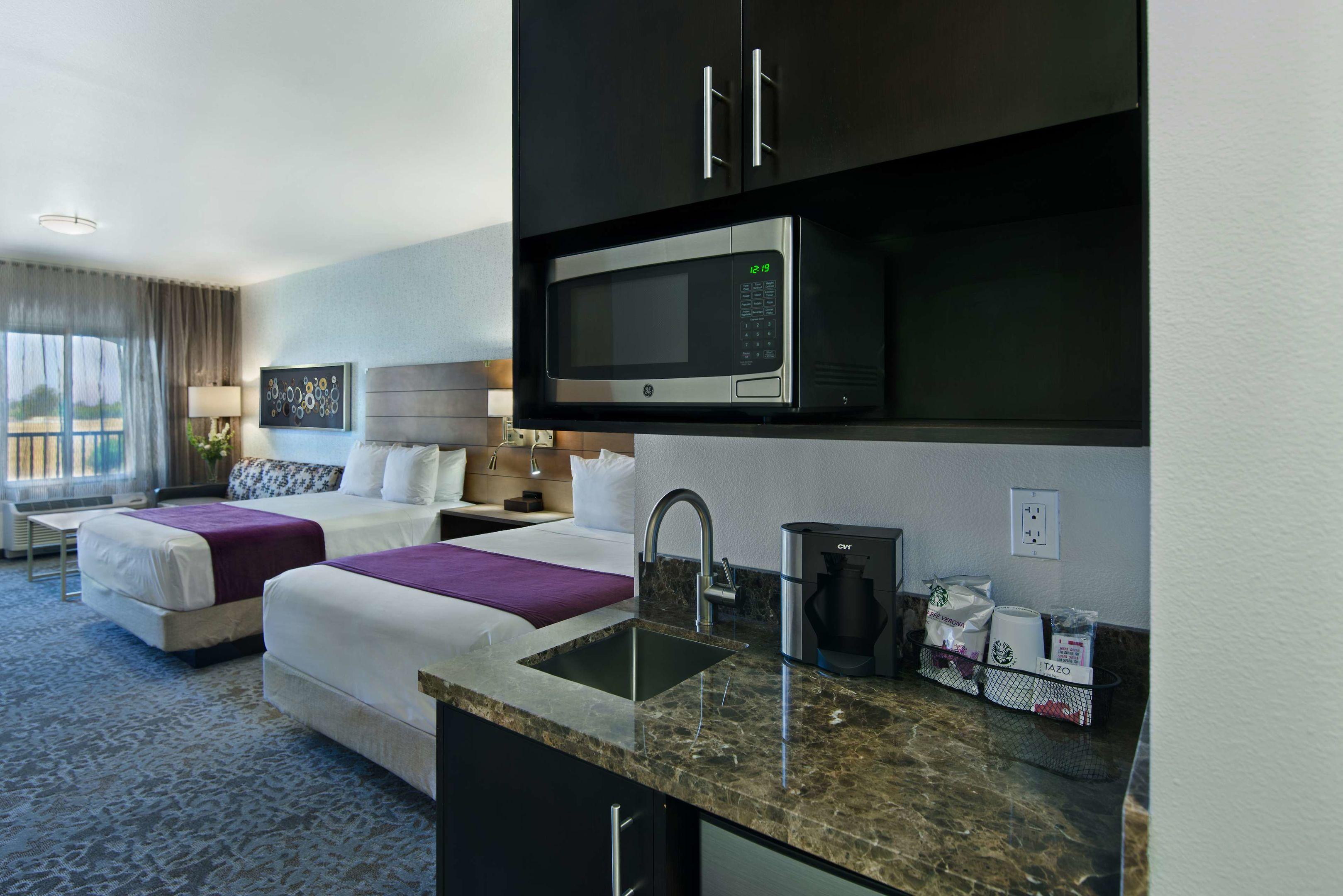 Oxford Suites Sonoma County — photo 4