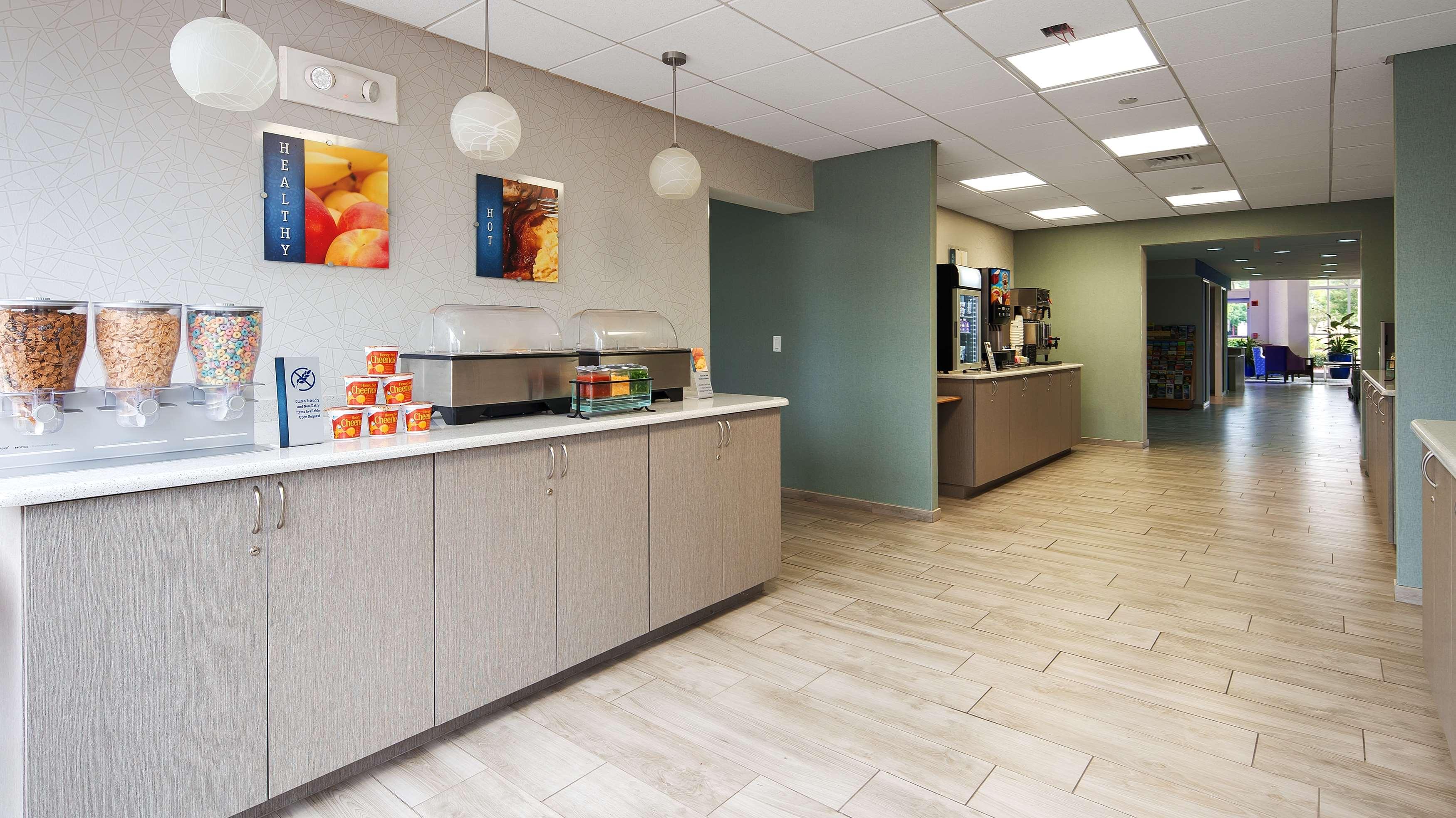 Best Western Fort Myers Inn & Suites — photo 5