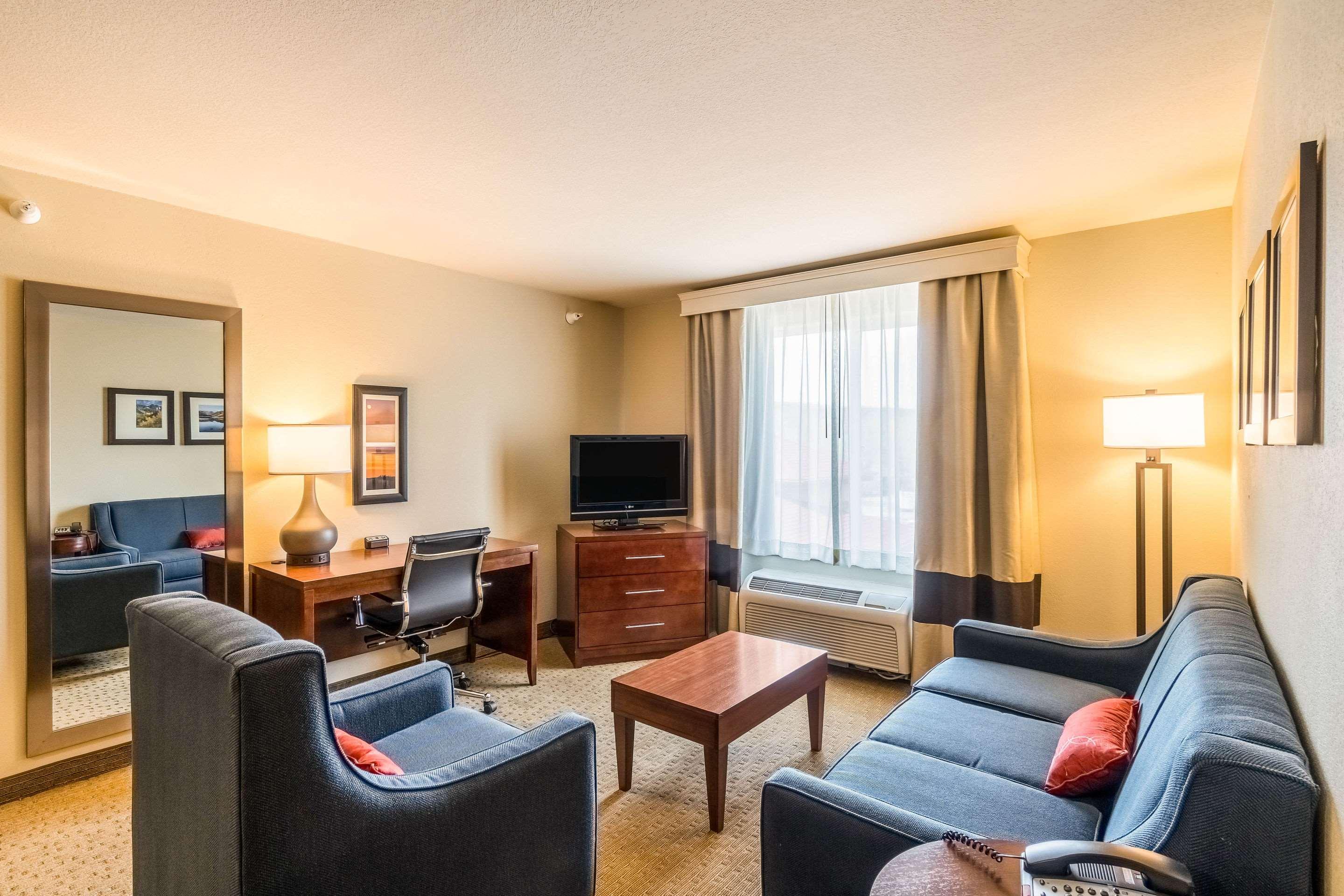 Comfort Inn & Suites Rifle — photo 5