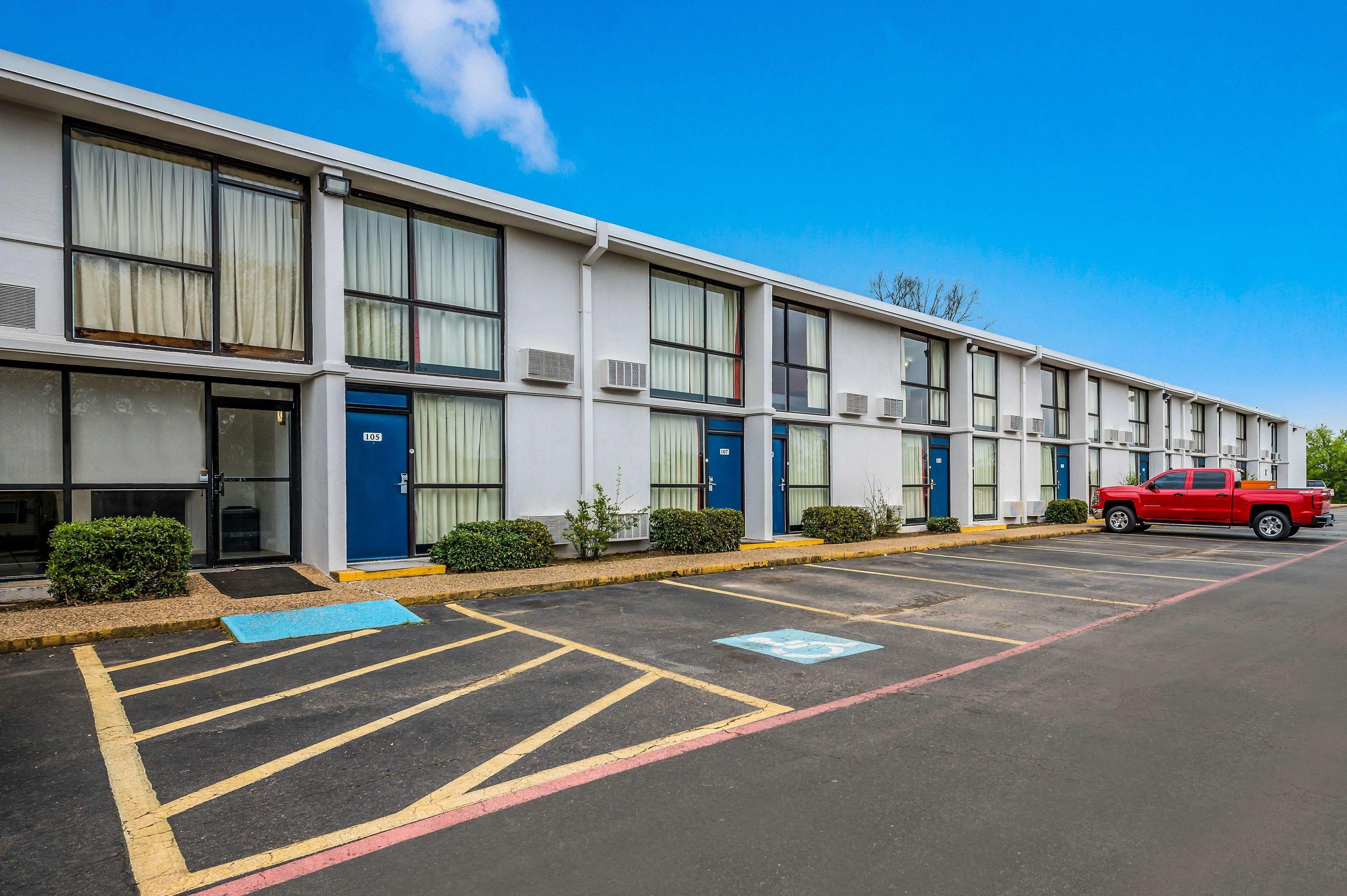 Motel 6 Henderson — photo 3