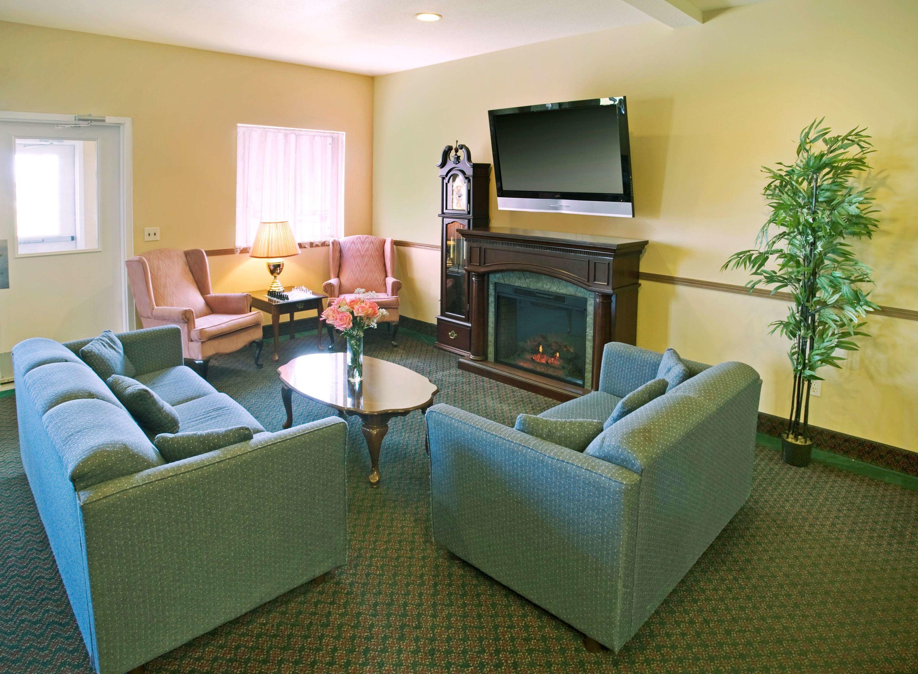 Americas Best Value Inn Gaylord — photo 4