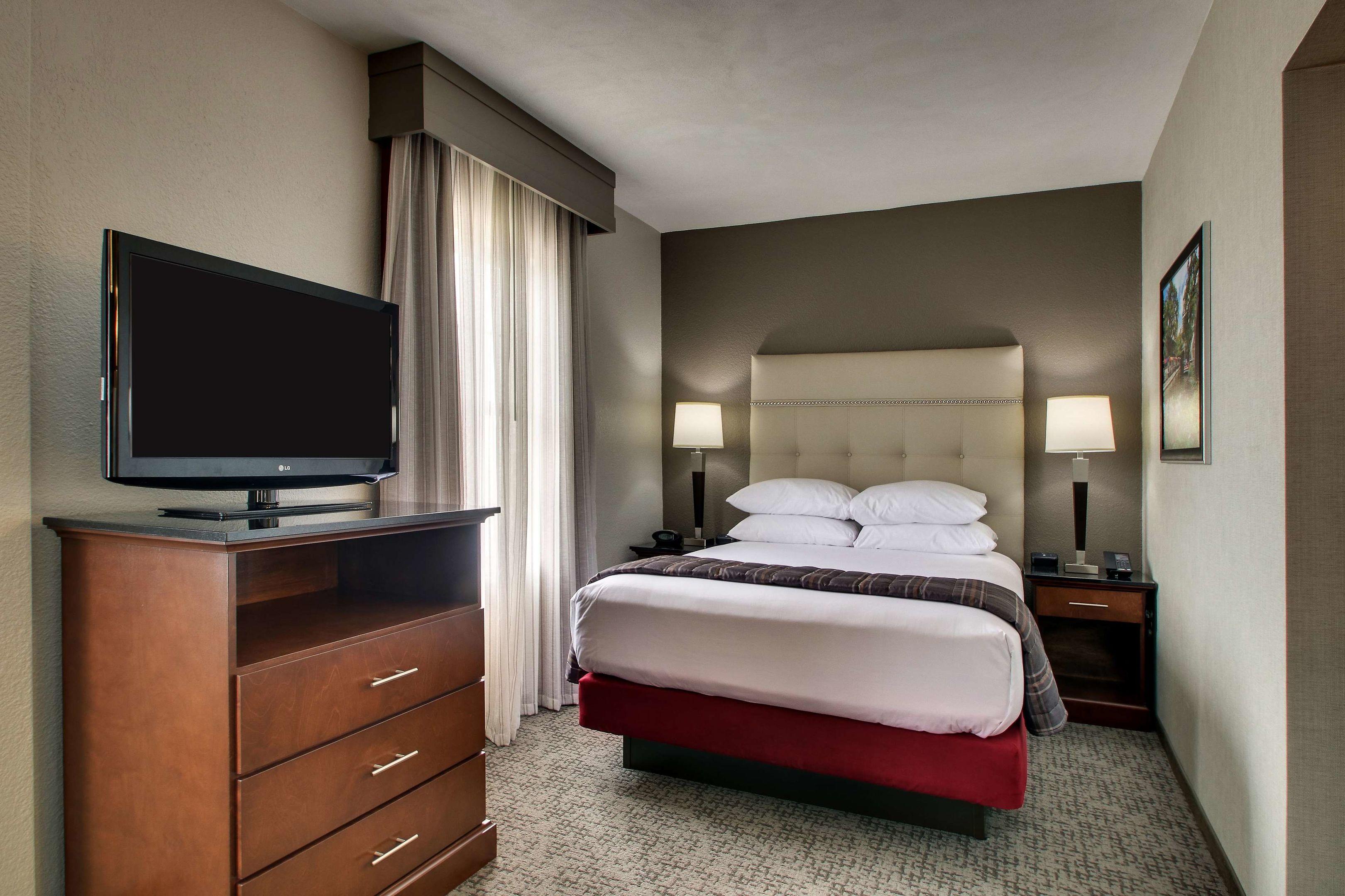 Drury Inn & Suites Northwest Medical Center — photo 5